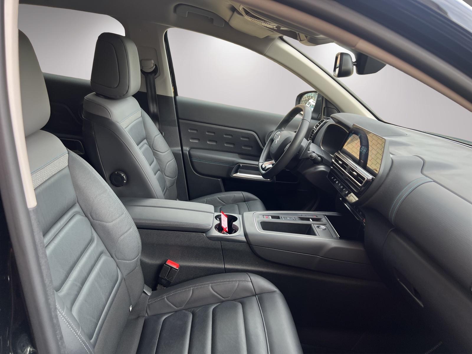 CITROEN C5 Aircross 1.6 Plug-in Hybrid Shine-image-11