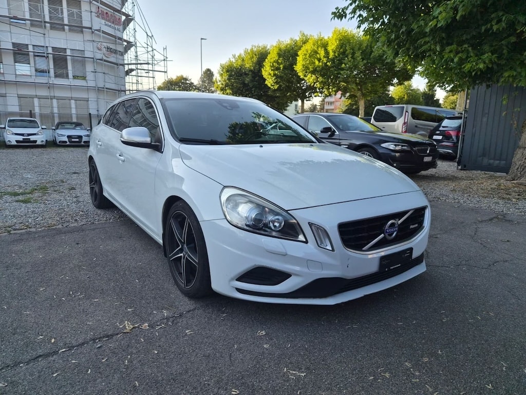 VOLVO V60 D5 R-Design