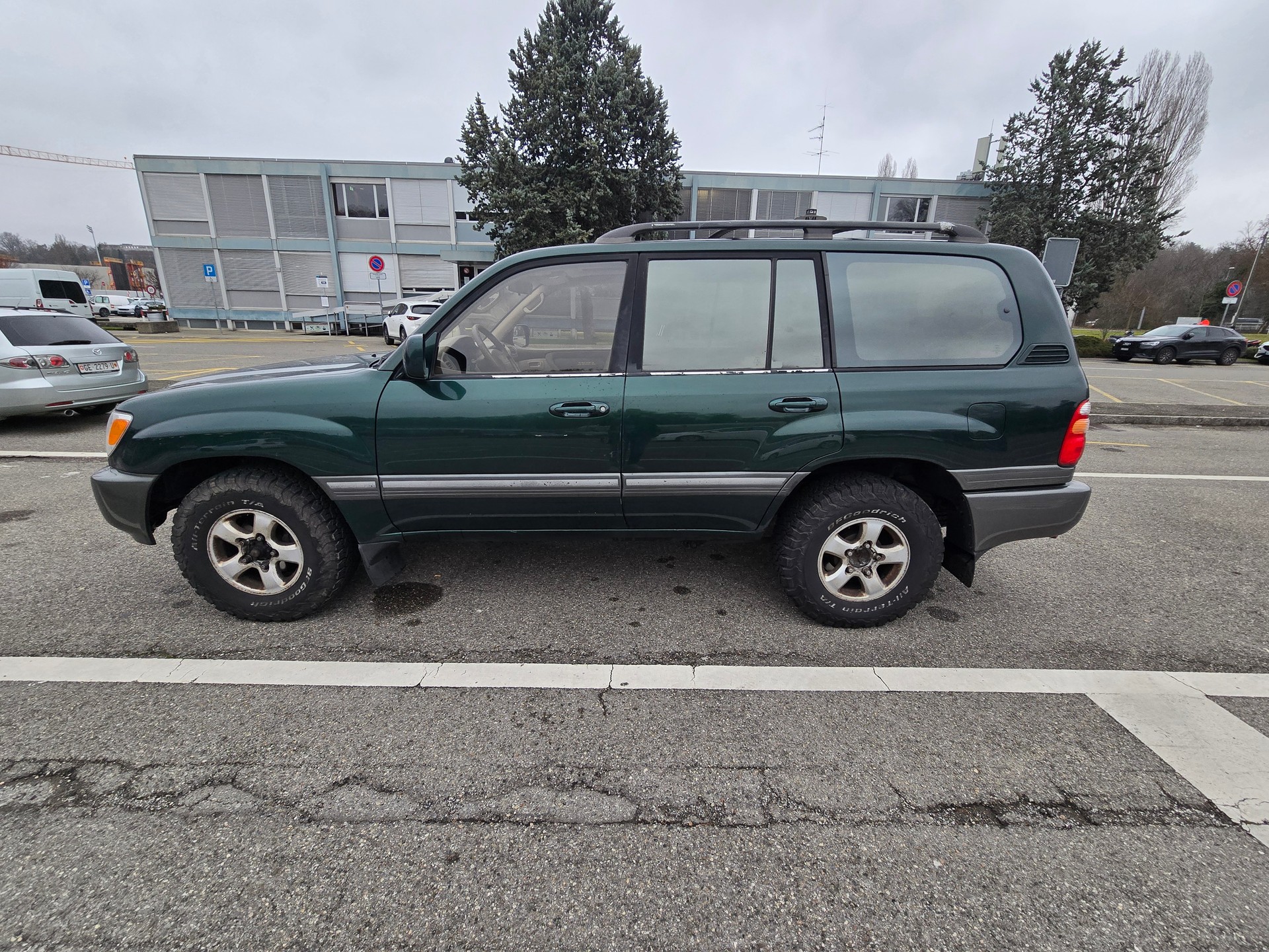TOYOTA LAND CRUISER-image-4