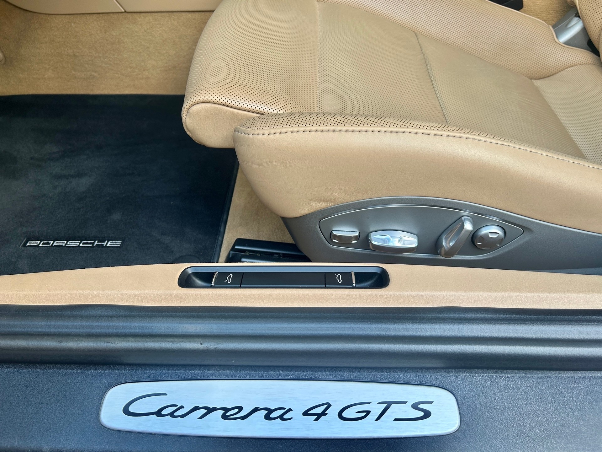 PORSCHE 911 Carrera 4 GTS PDK -fortlaufende Approved Garantie-komplette und einwandfreie Servicehystorie--image-18
