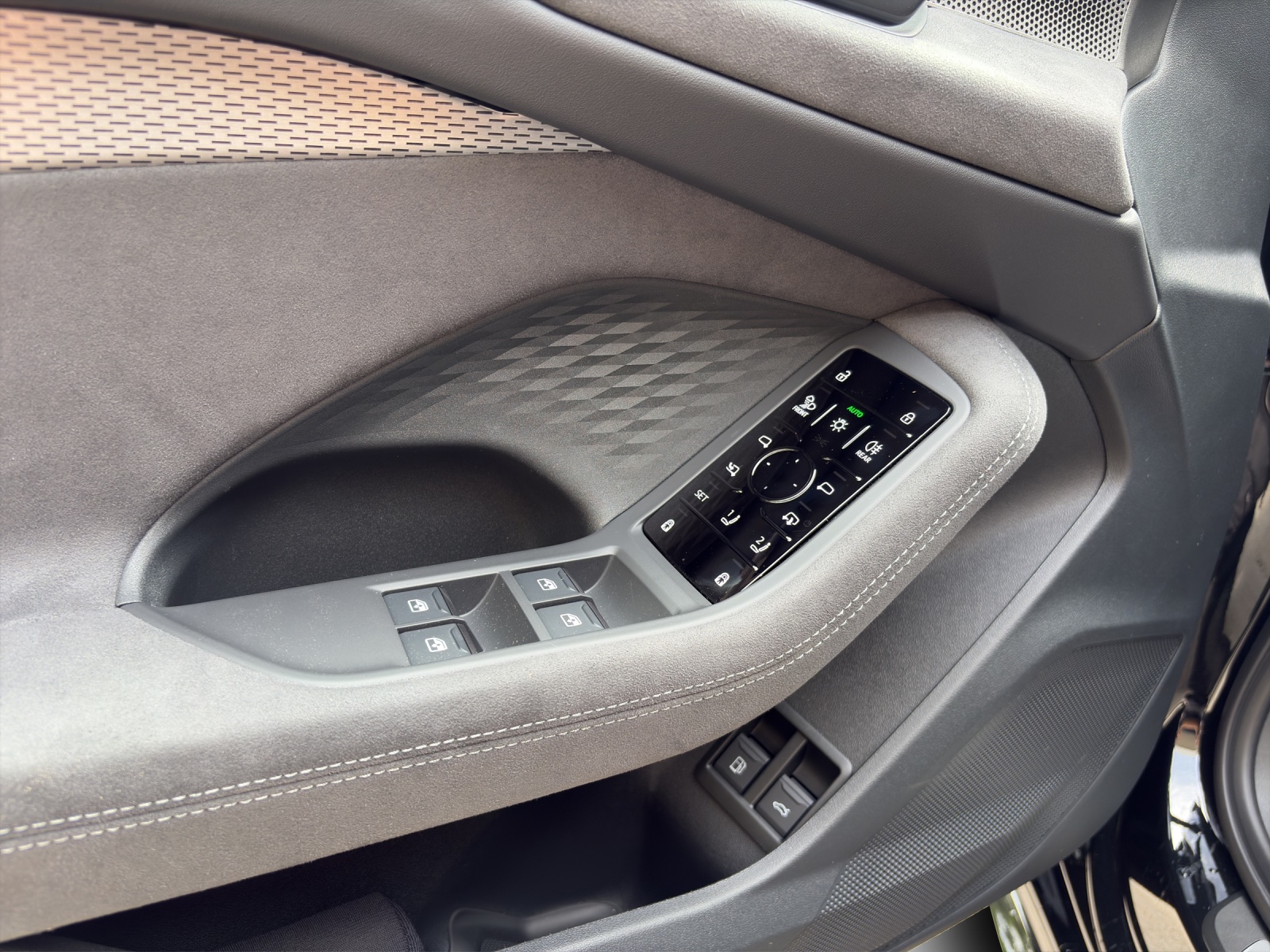 AUDI A5 Avant e-hybrid quattro 270 kW S tronic-image-15