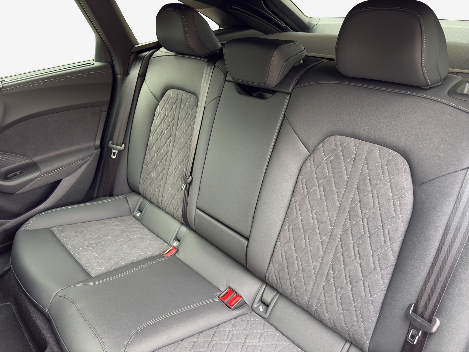 AUDI A5 Avant e-hybrid quattro 270 kW S tronic-image-11