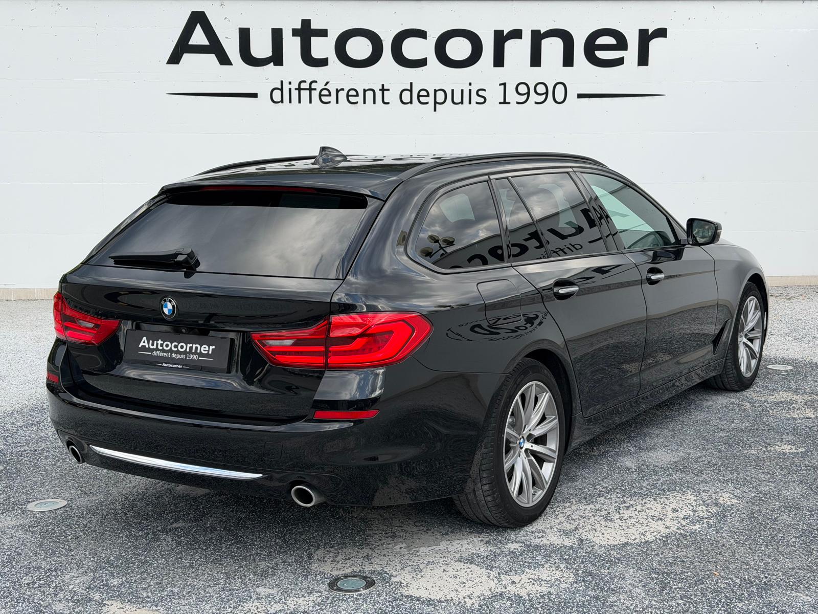 BMW 520d xDrive Touring Luxury Line Steptronic-showroom-element-3