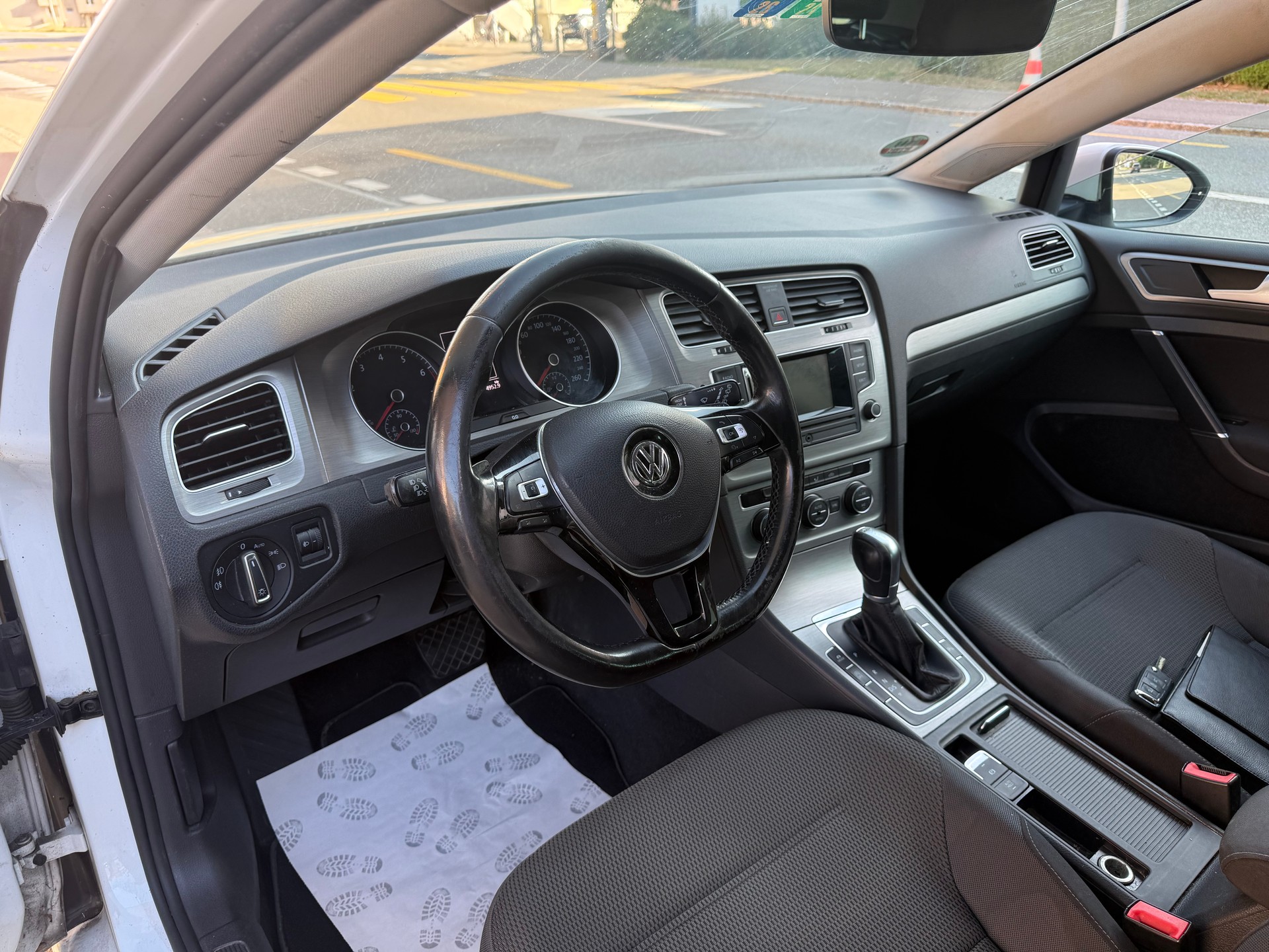 VW Touran 1.4 TSI Highline DSG-image-12