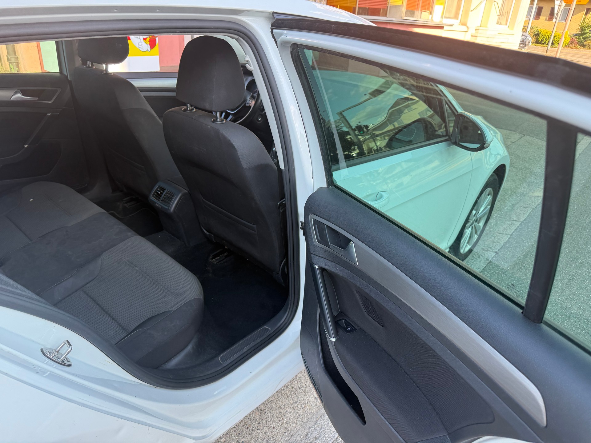 VW Touran 1.4 TSI Highline DSG-image-6