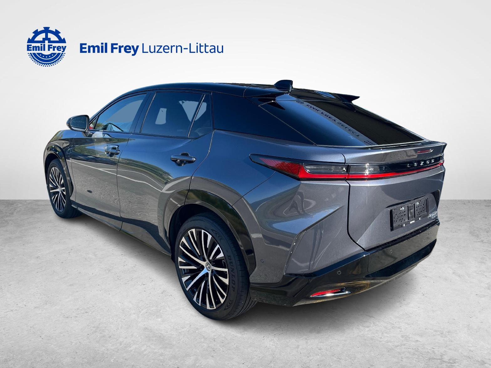 LEXUS RZ 450e Excellence-showroom-element-2