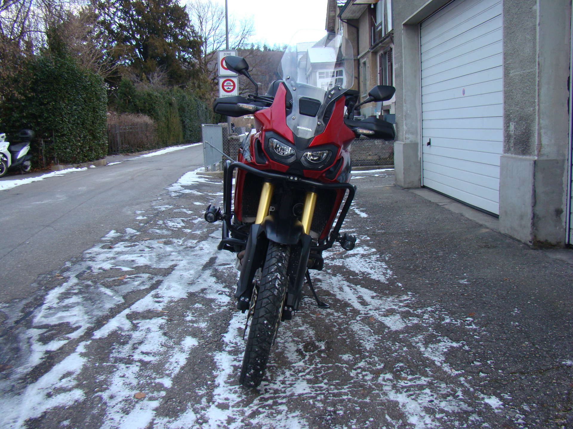 HONDA CRF 1000 L Africa Twin DCT-showroom-element-1