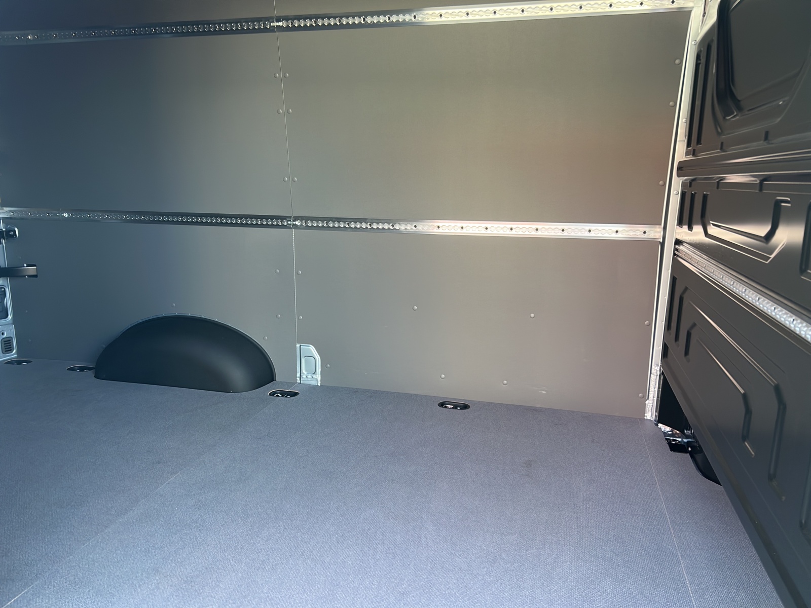 VW Crafter 35 2.0 BiTDI L3 4Motion A-image-10