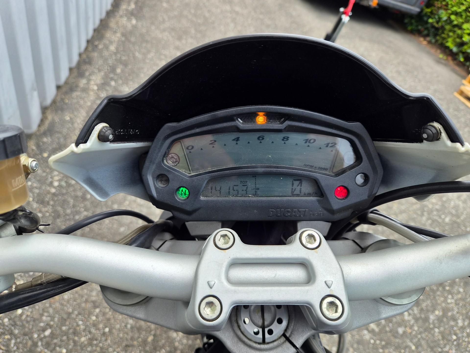 DUCATI Monster 1100 ABS-image-7