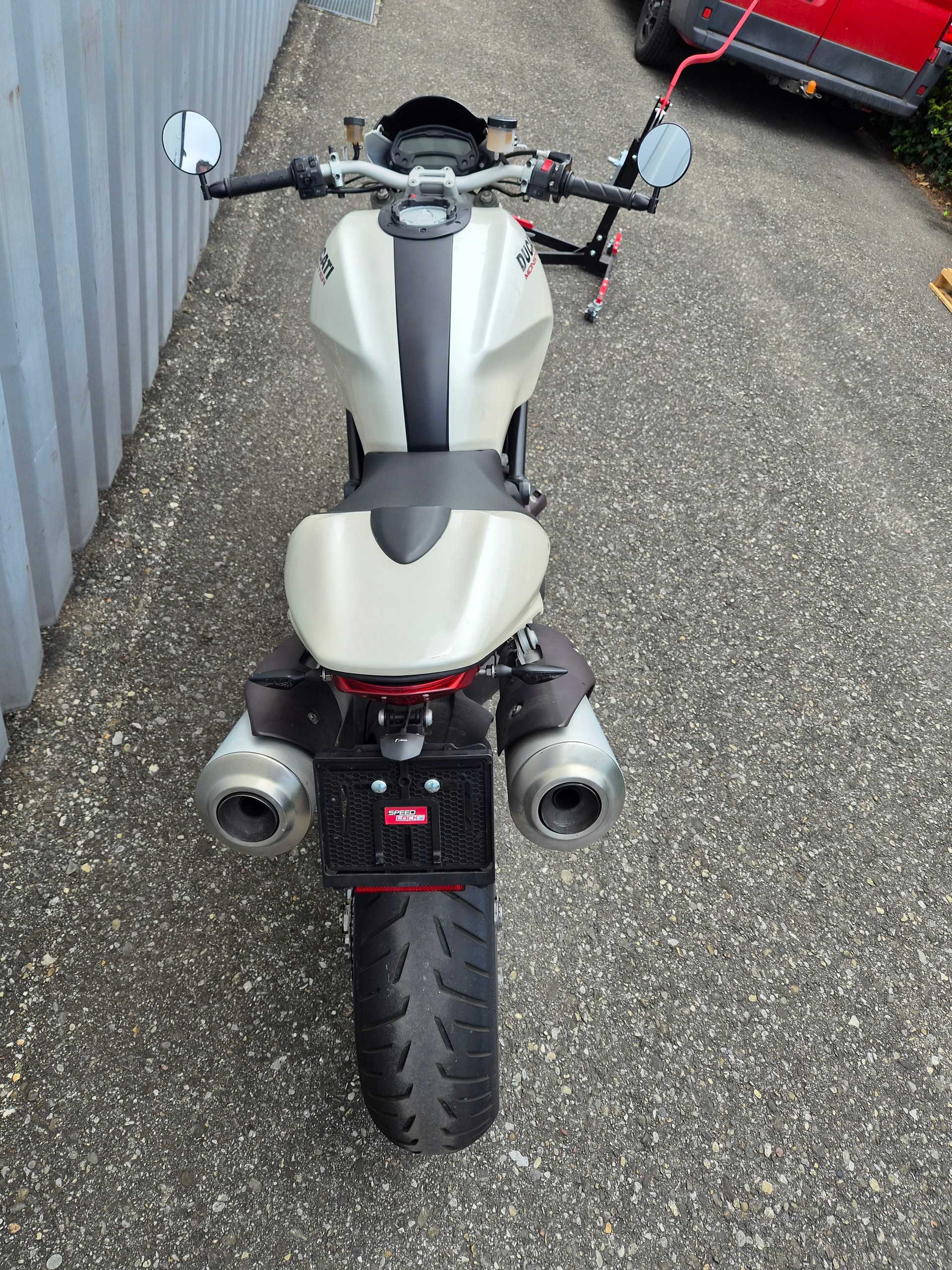 DUCATI Monster 1100 ABS-image-6
