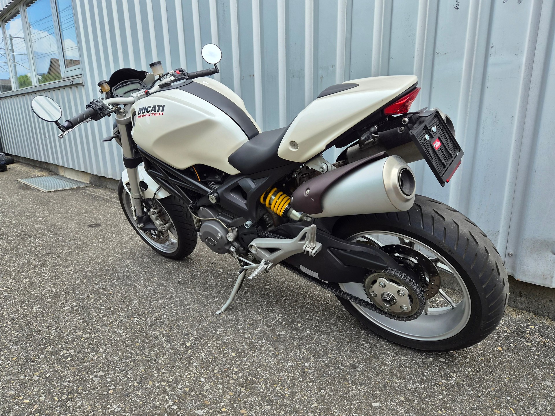 DUCATI Monster 1100 ABS-image-9