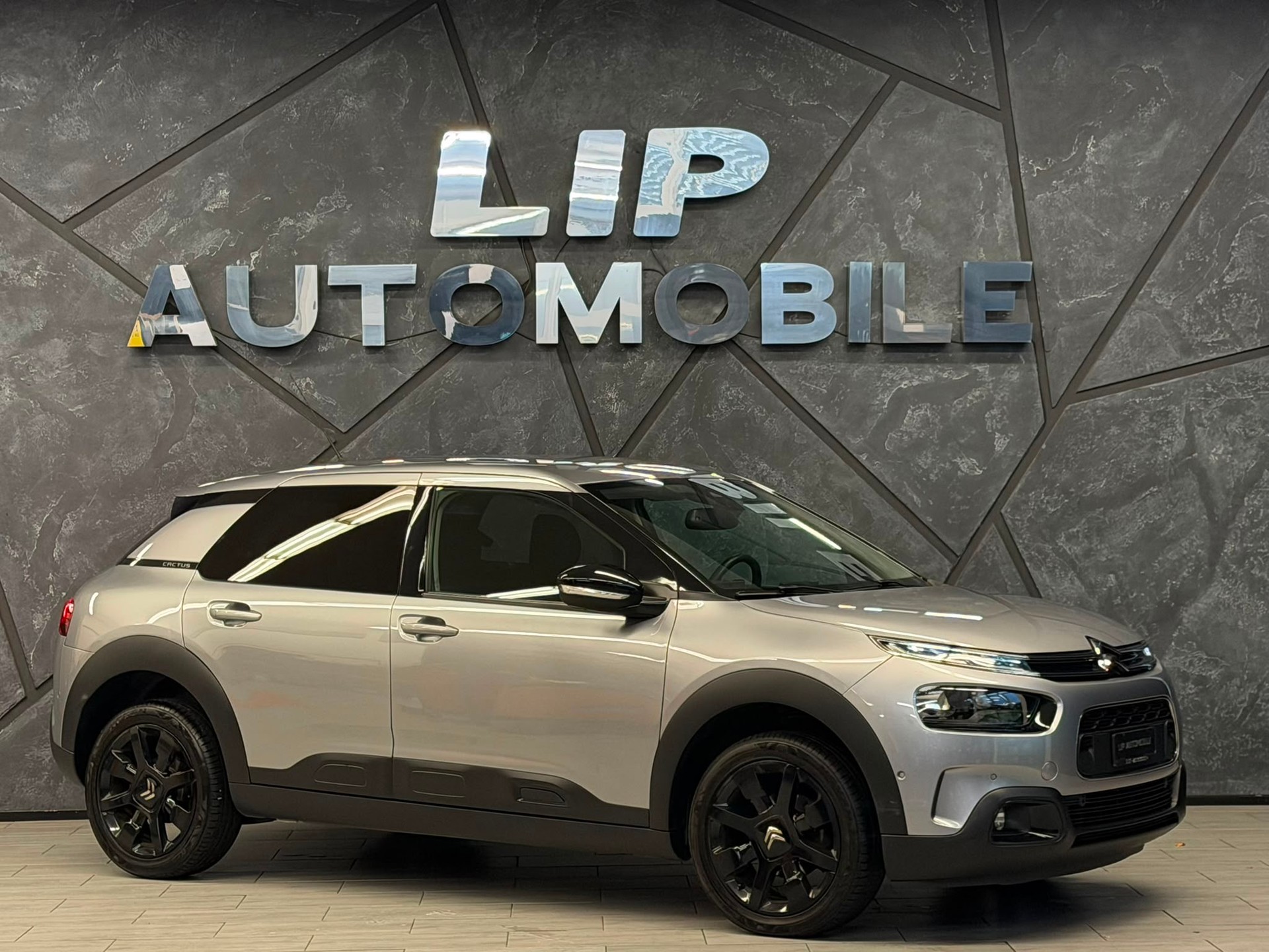 CITROEN C4 Cactus 1.2 Pure Tech Shine EAT6-showroom-element-2
