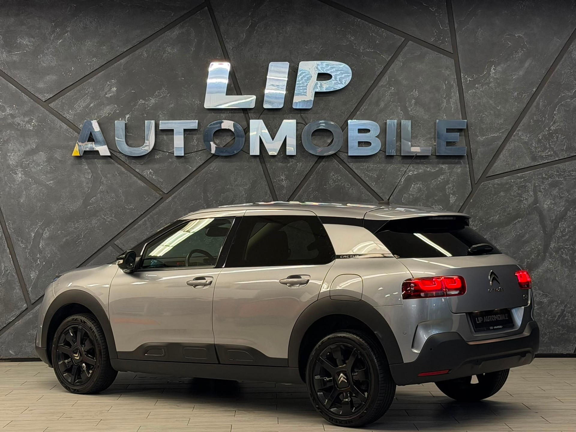 CITROEN C4 Cactus 1.2 Pure Tech Shine EAT6-image-7