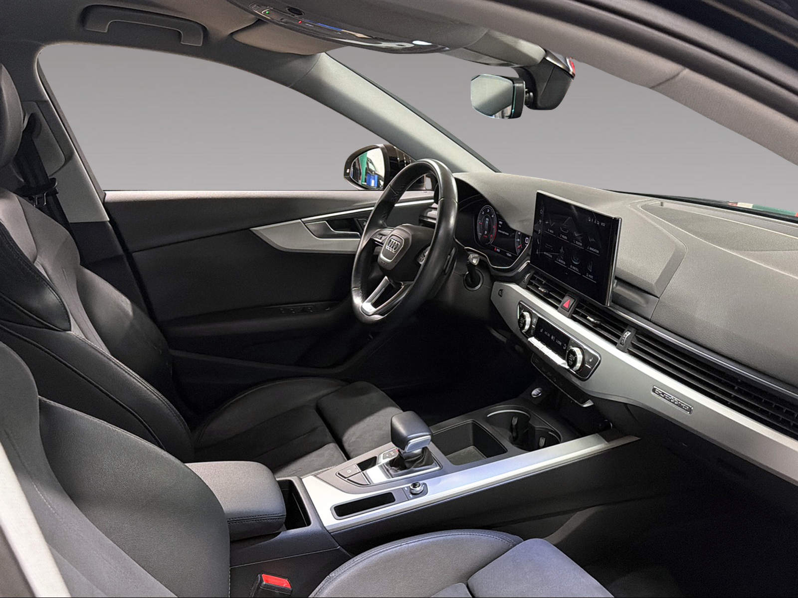 AUDI A4 Avant 2.0 40 TDI quattro S-Tronic-image-8
