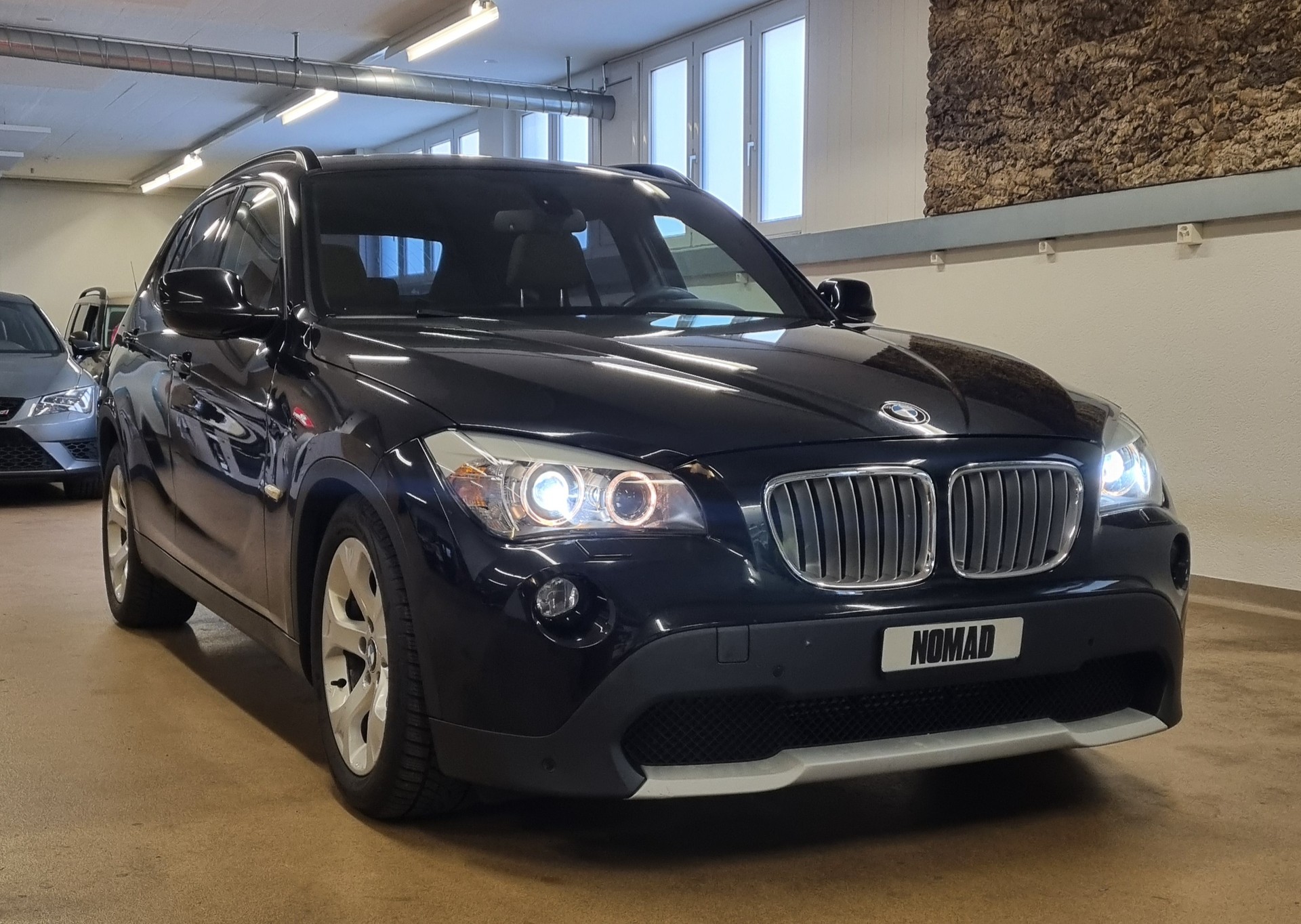 BMW X1 xDrive 23d Steptronic-showroom-element-2
