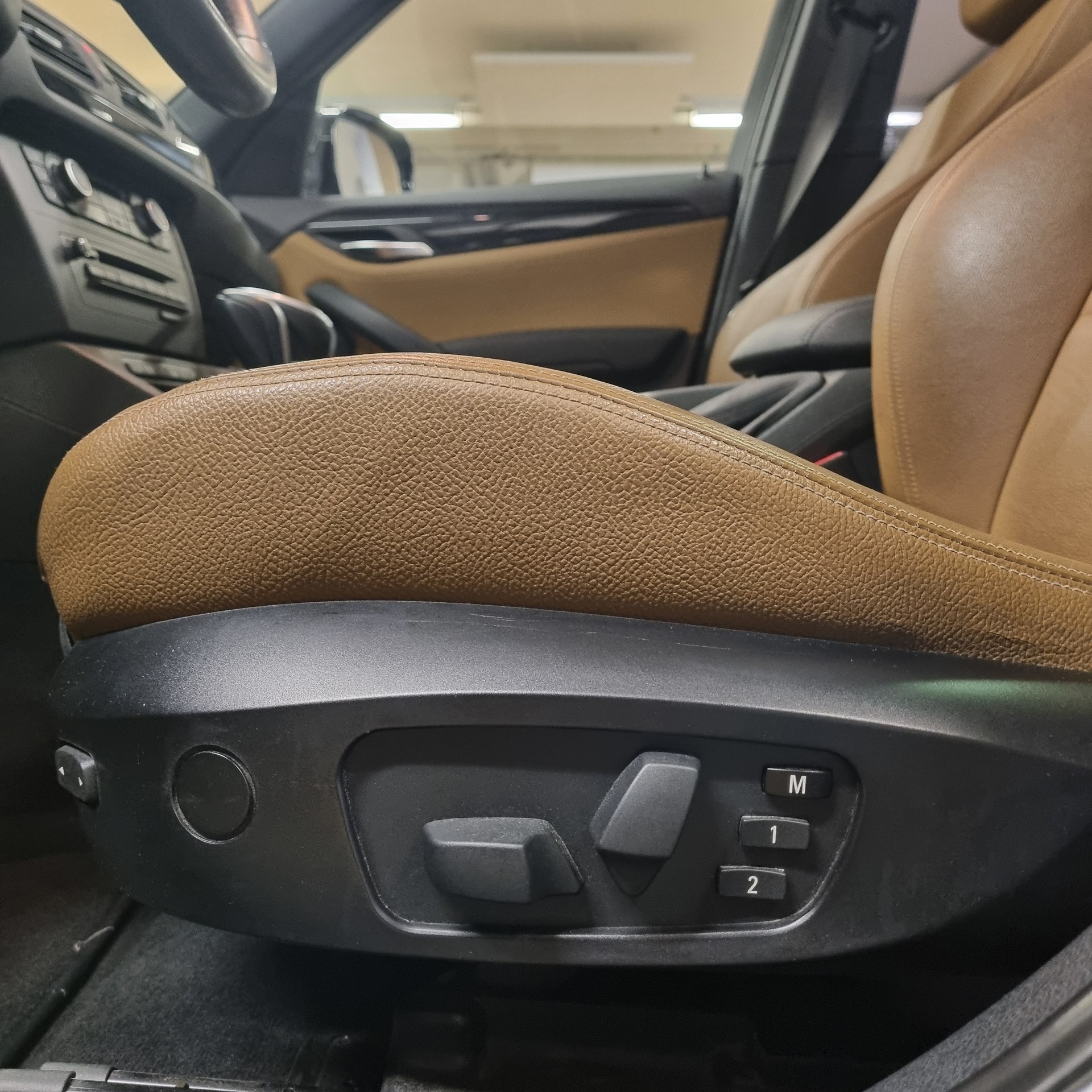 BMW X1 xDrive 23d Steptronic-image-17