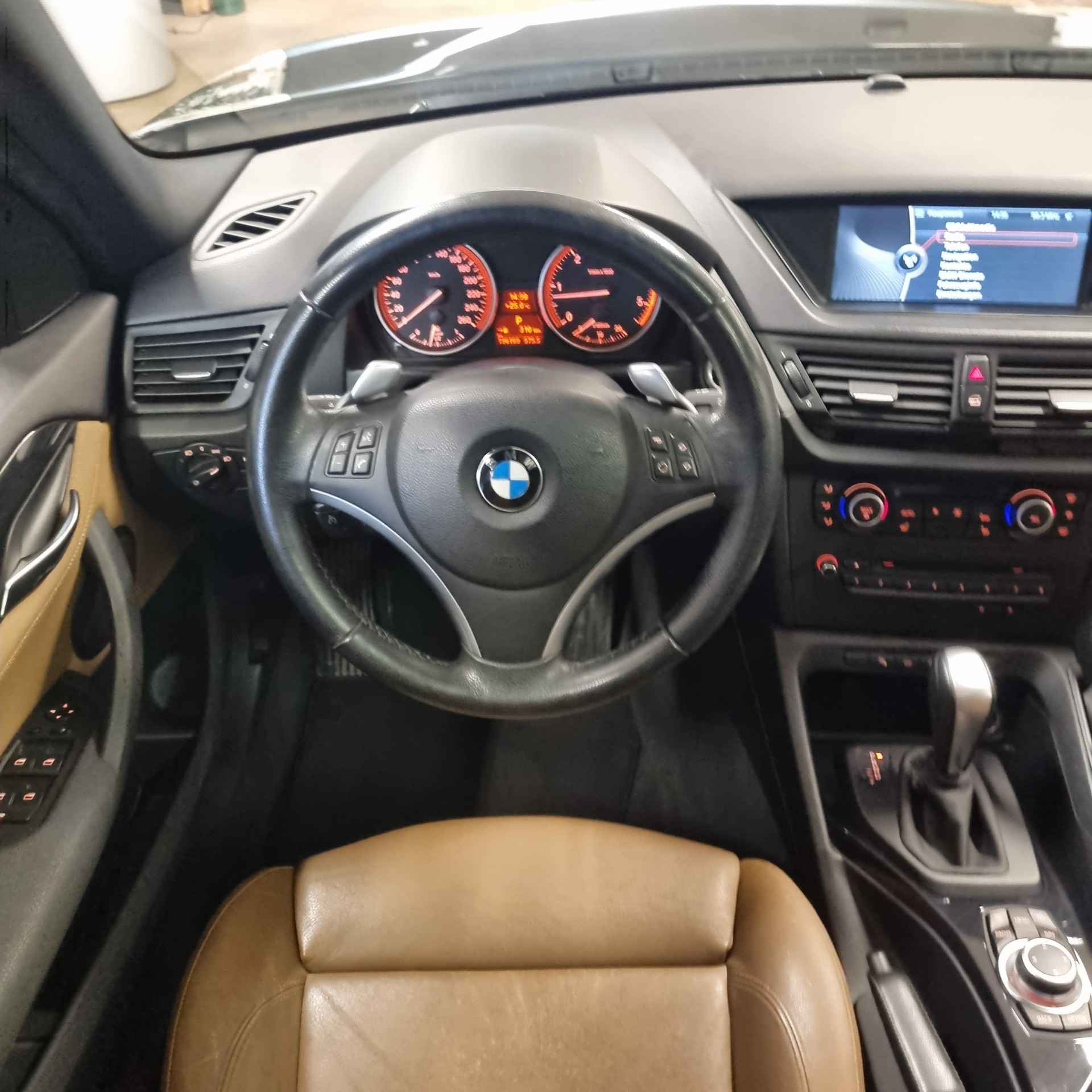 BMW X1 xDrive 23d Steptronic-image-12