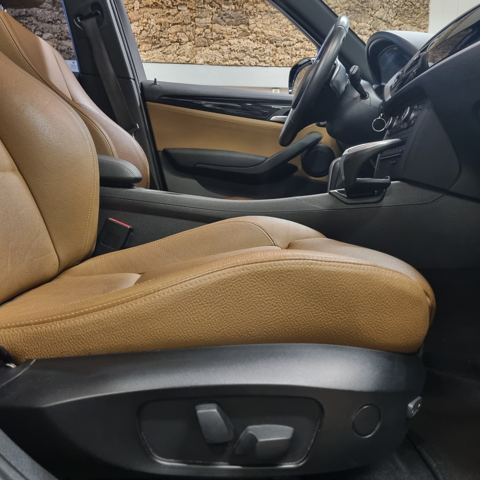 BMW X1 xDrive 23d Steptronic-image-18