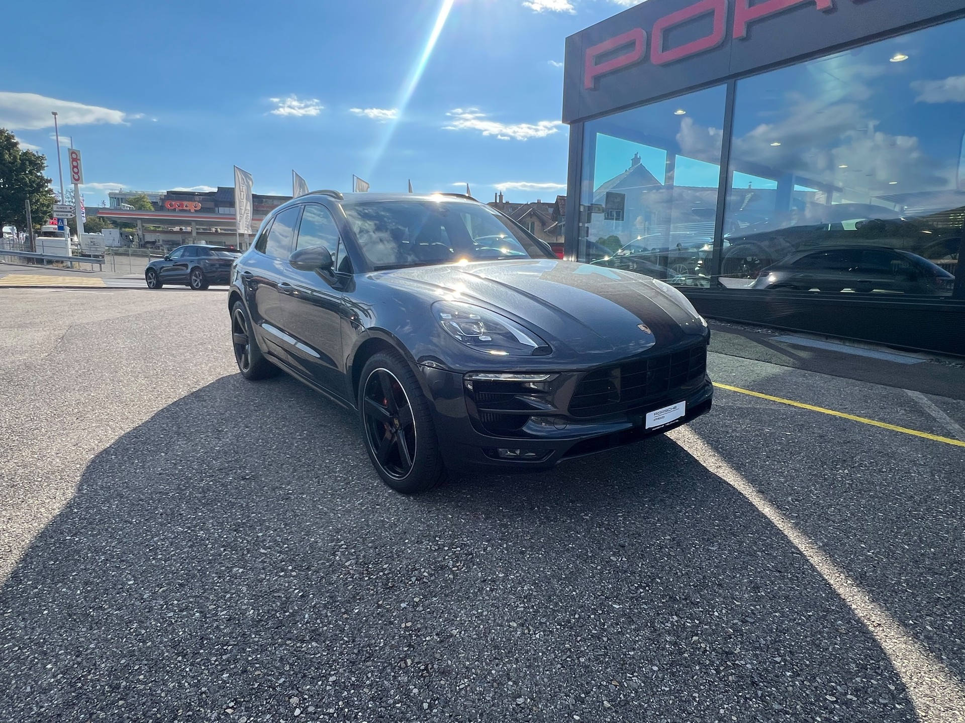 PORSCHE Macan Turbo PDK-showroom-element-3