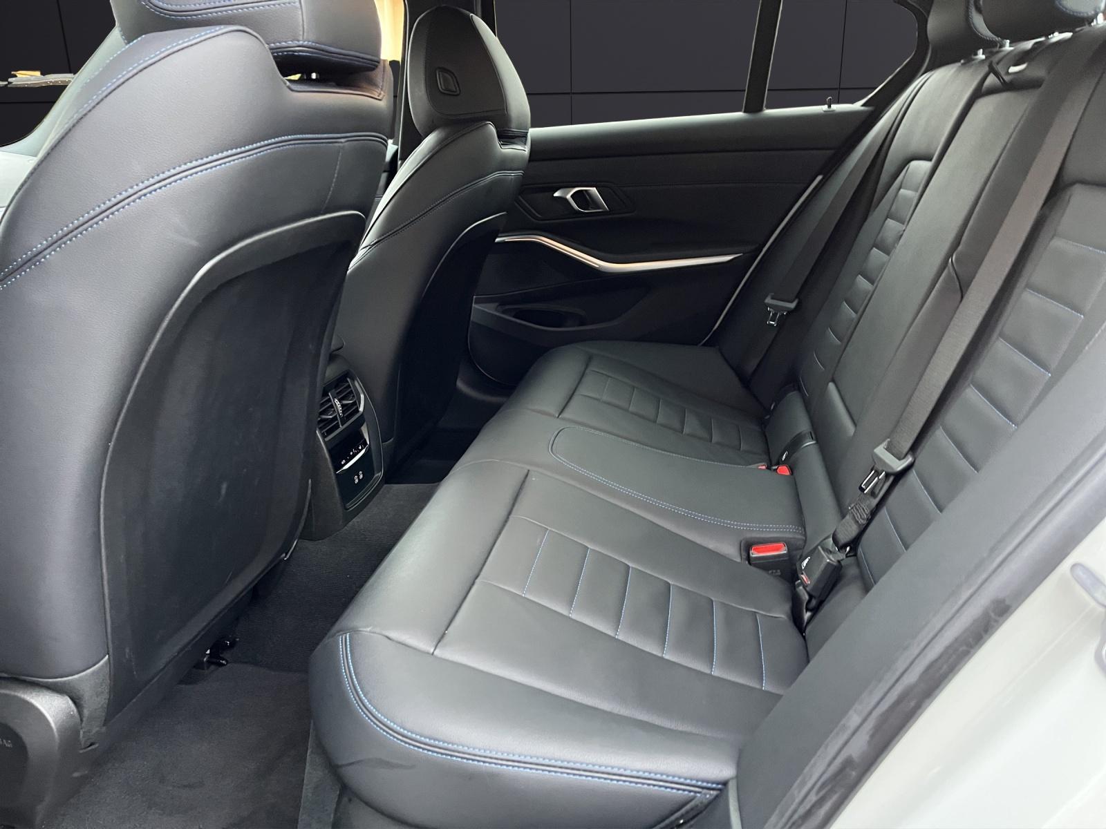 BMW 3er Reihe G20 320d xDrive-image-13