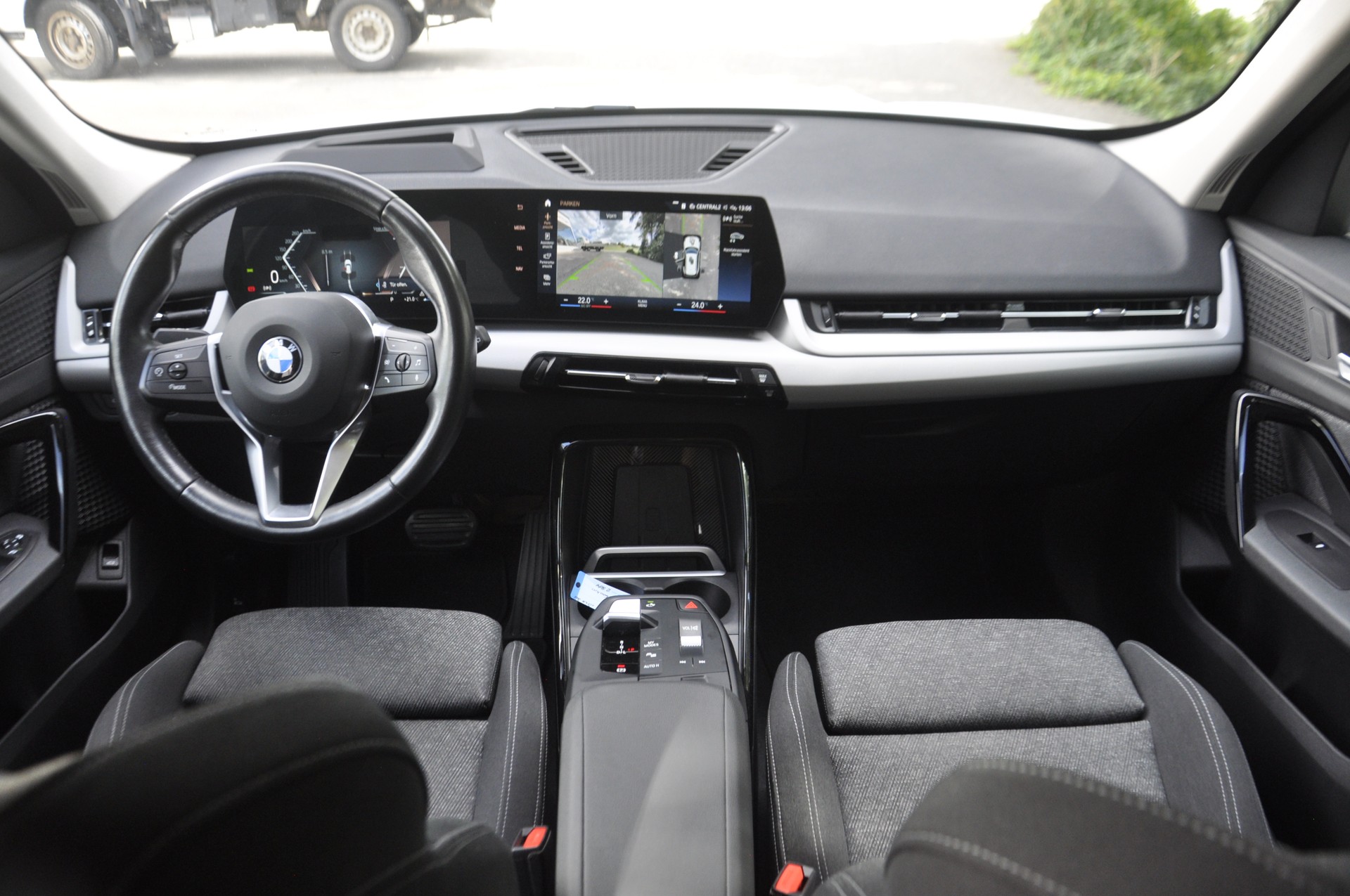 BMW X1 xDrive 20d 48V I Anhängerkupplung-image-7