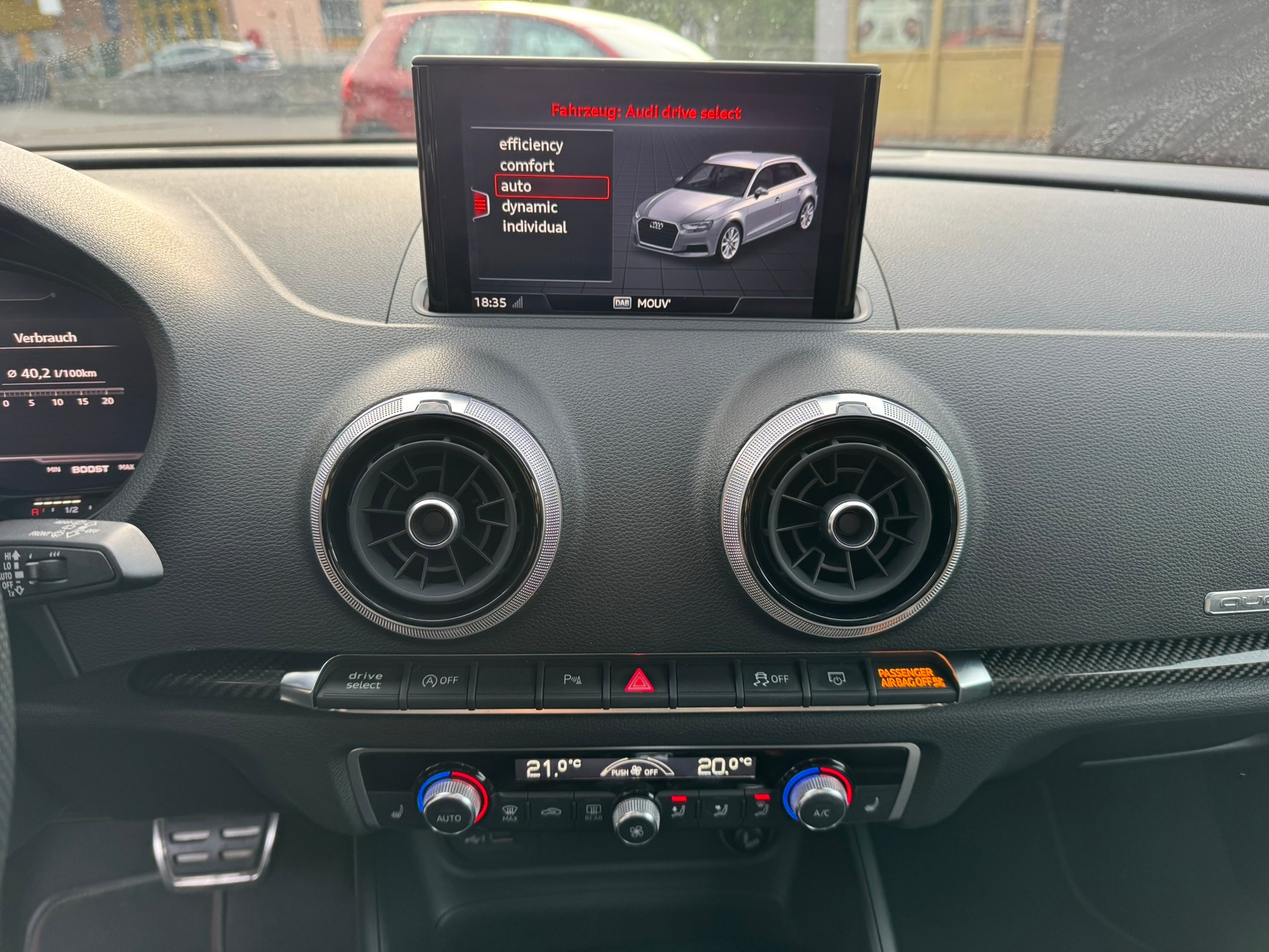 AUDI S3 Sportback 2.0 TFSI quattro S-tronic-image-13