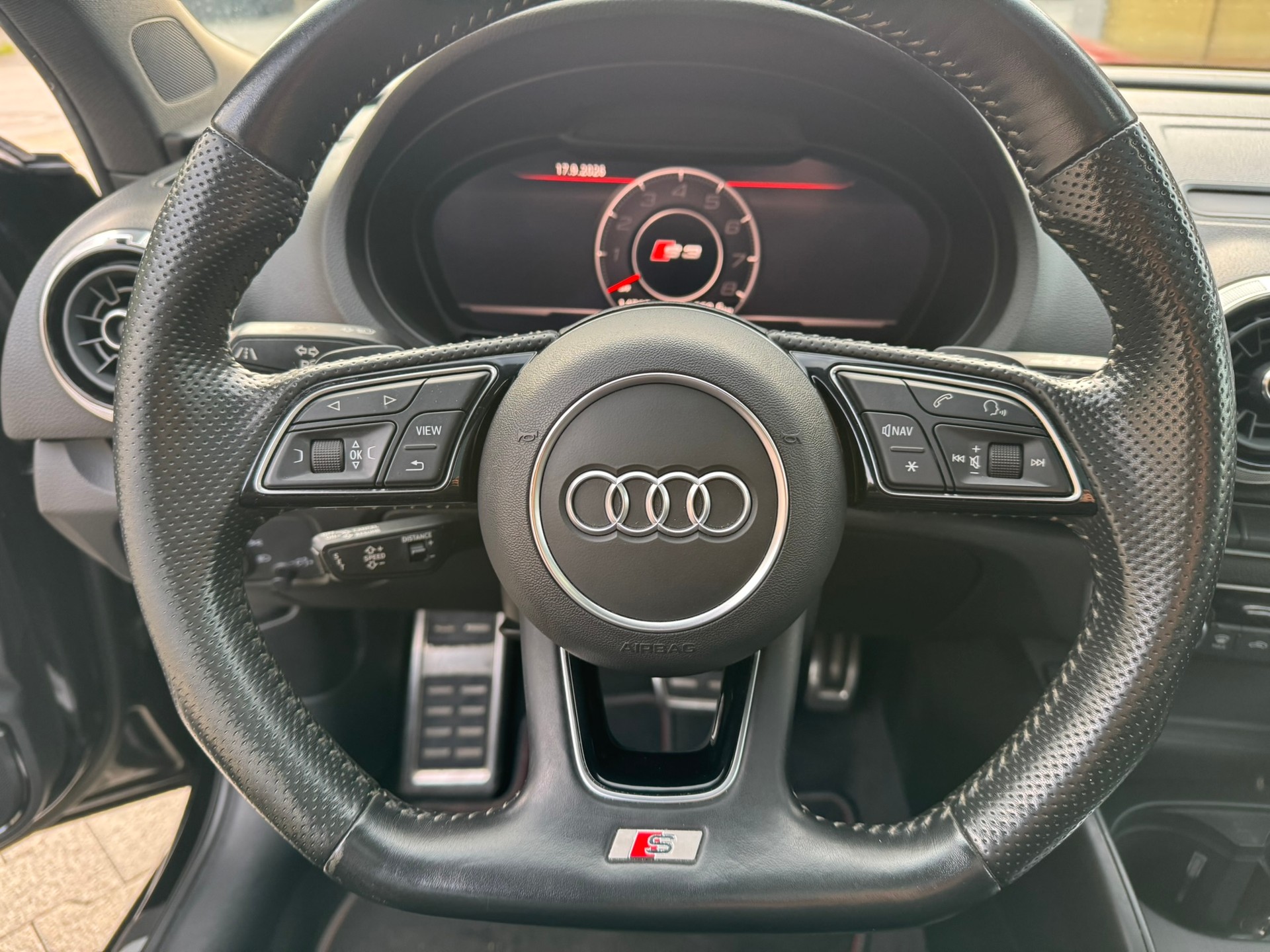 AUDI S3 Sportback 2.0 TFSI quattro S-tronic-image-11