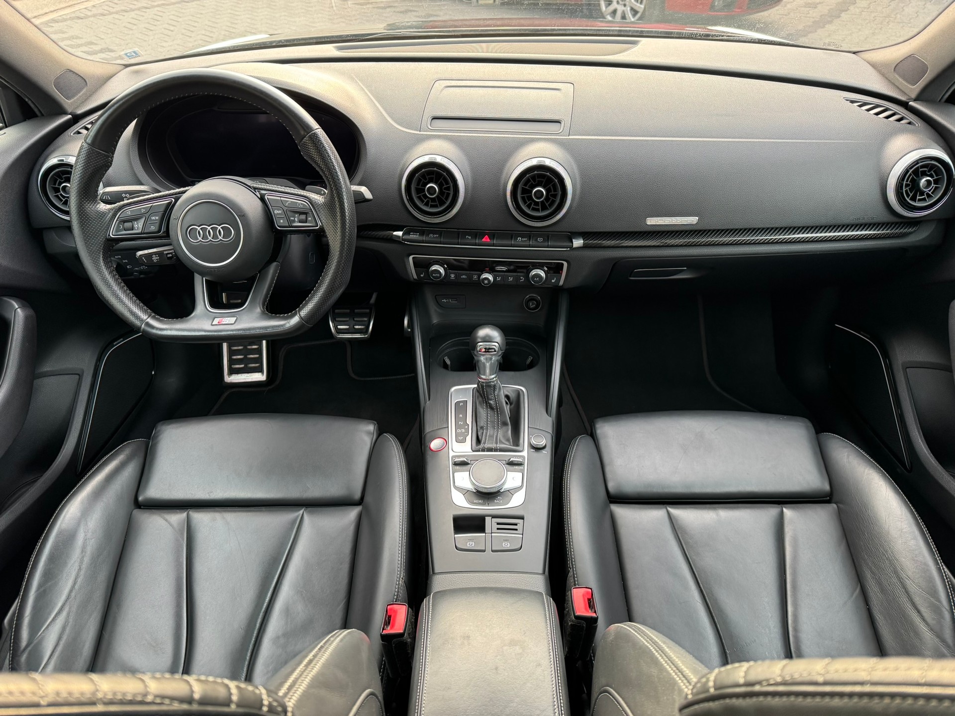 AUDI S3 Sportback 2.0 TFSI quattro S-tronic-image-8