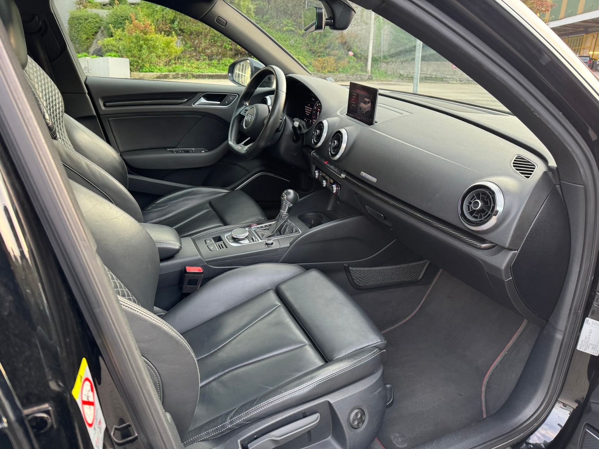AUDI S3 Sportback 2.0 TFSI quattro S-tronic-image-10
