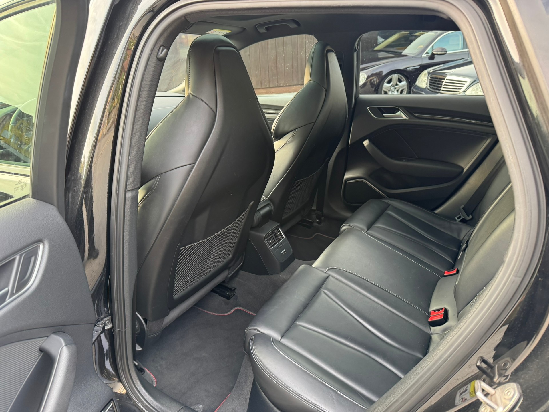 AUDI S3 Sportback 2.0 TFSI quattro S-tronic-image-15