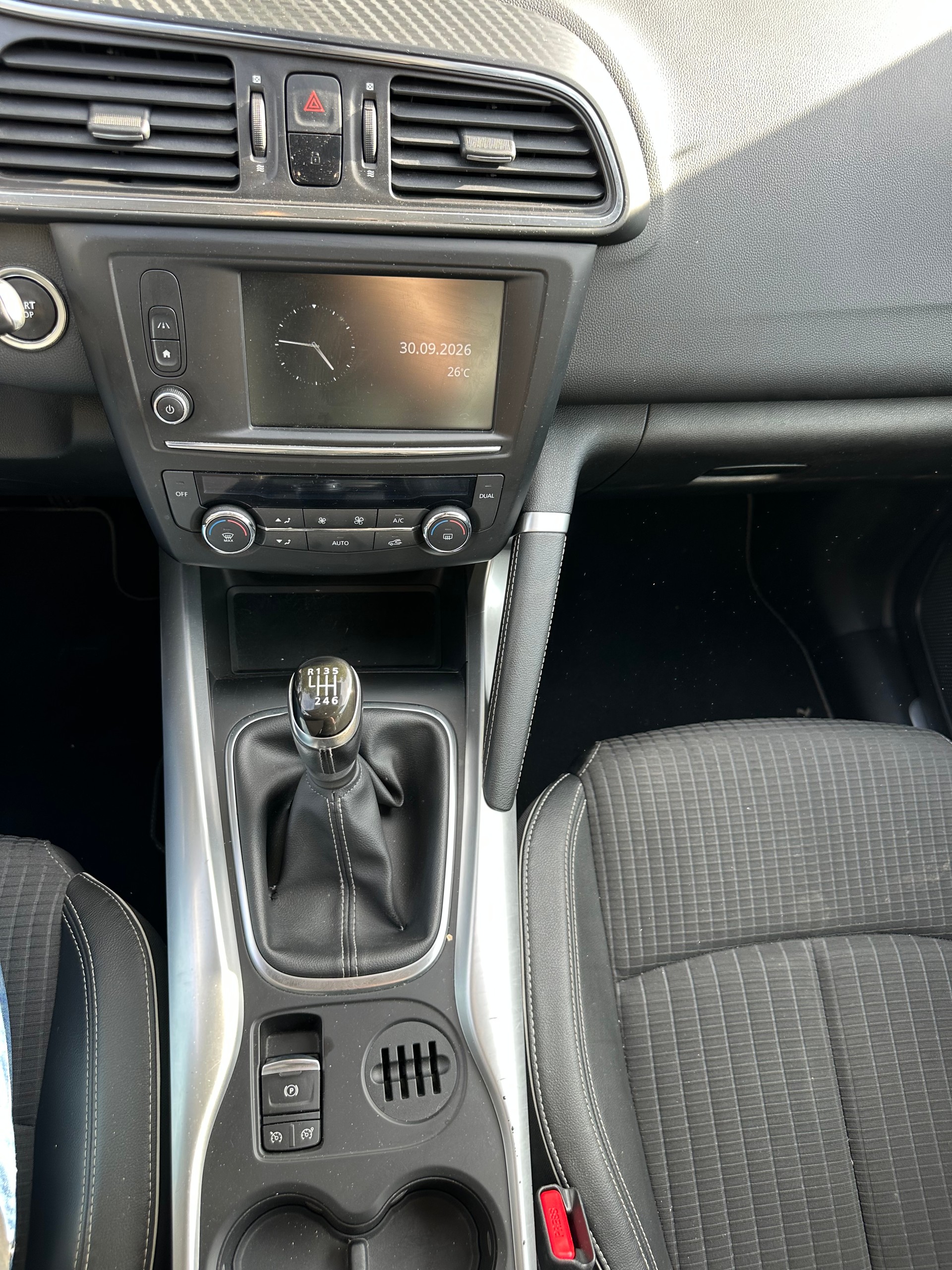 RENAULT Kadjar 1.2 16V Turbo Bose-image-11