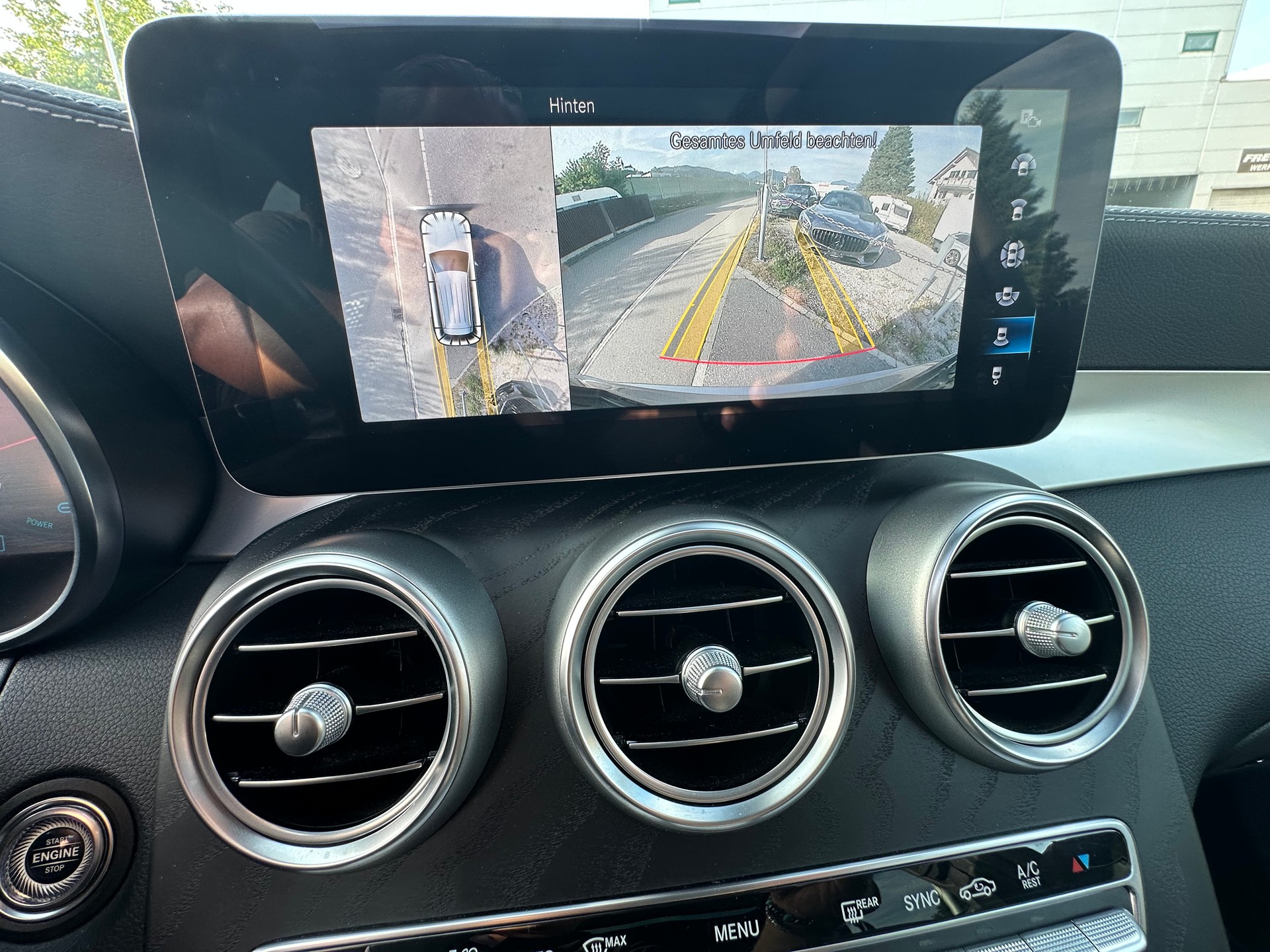 MERCEDES-BENZ GLC 300 AMG Line Plus 4Matic 9G-Tronic-image-21