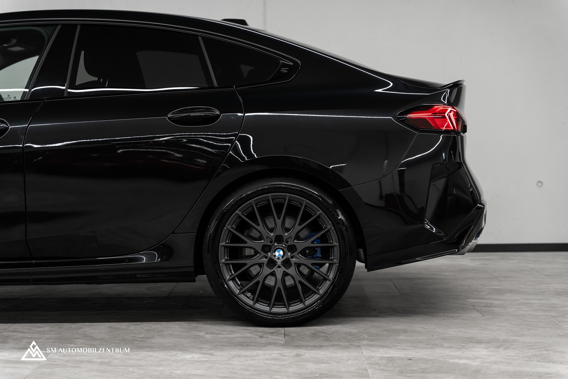 BMW M235i xDrive Gran Coupé / 360° / el. Sitze / Head-Up / Komfortzugang-image-6