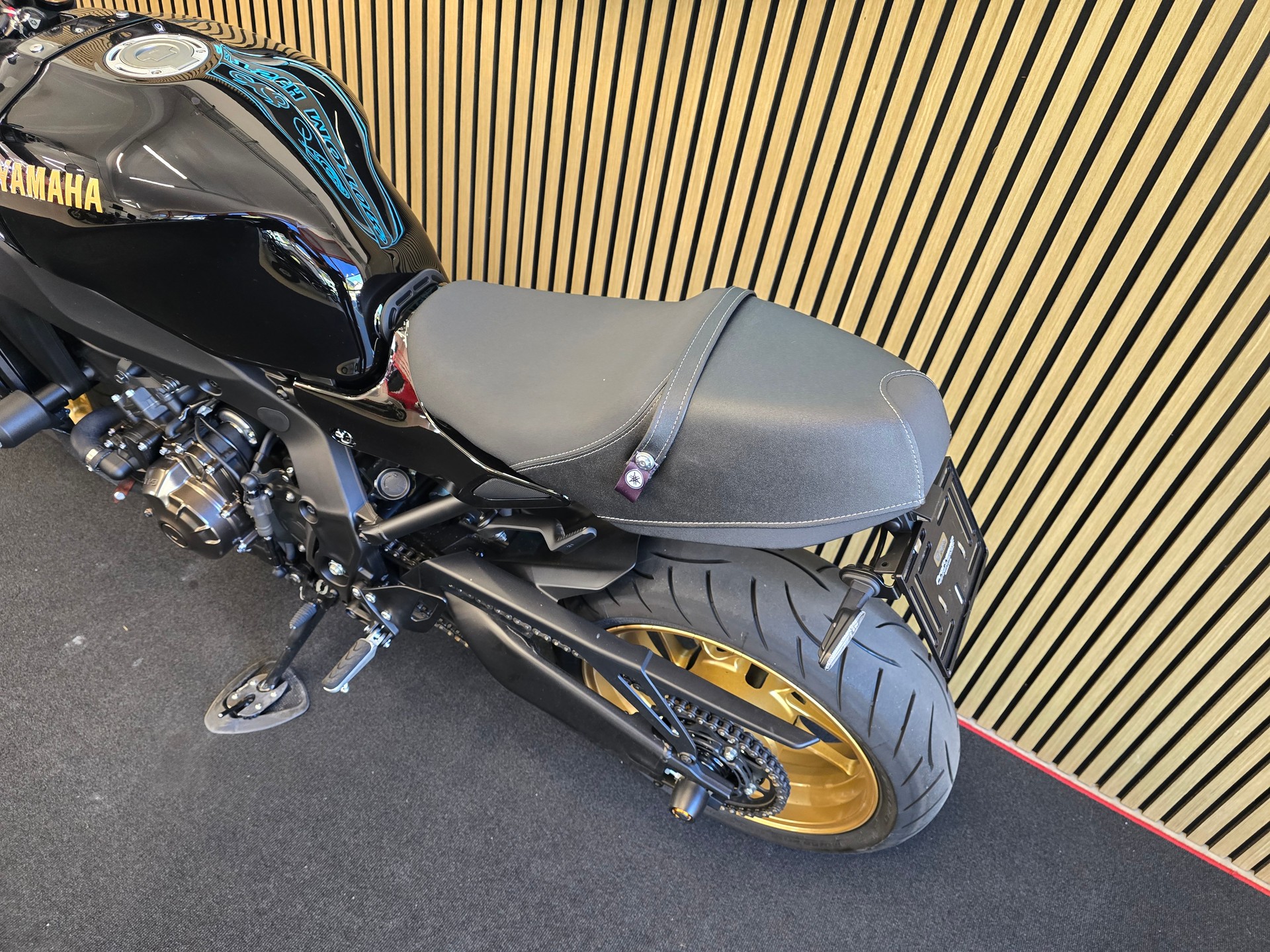 YAMAHA XSR 900-image-9
