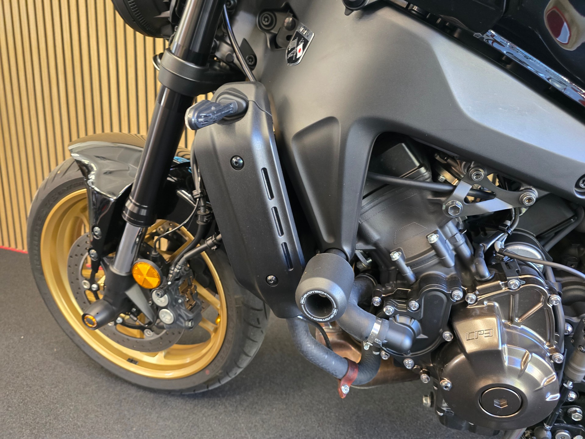 YAMAHA XSR 900-image-7