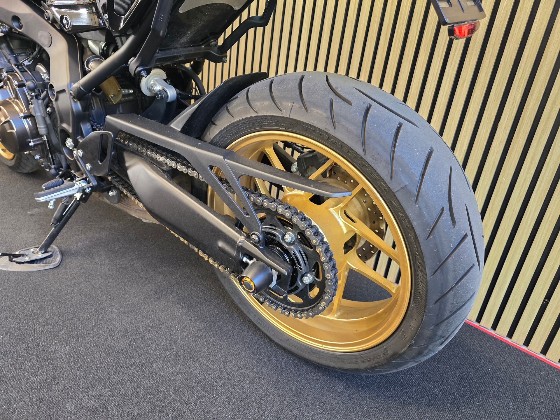 YAMAHA XSR 900-image-6
