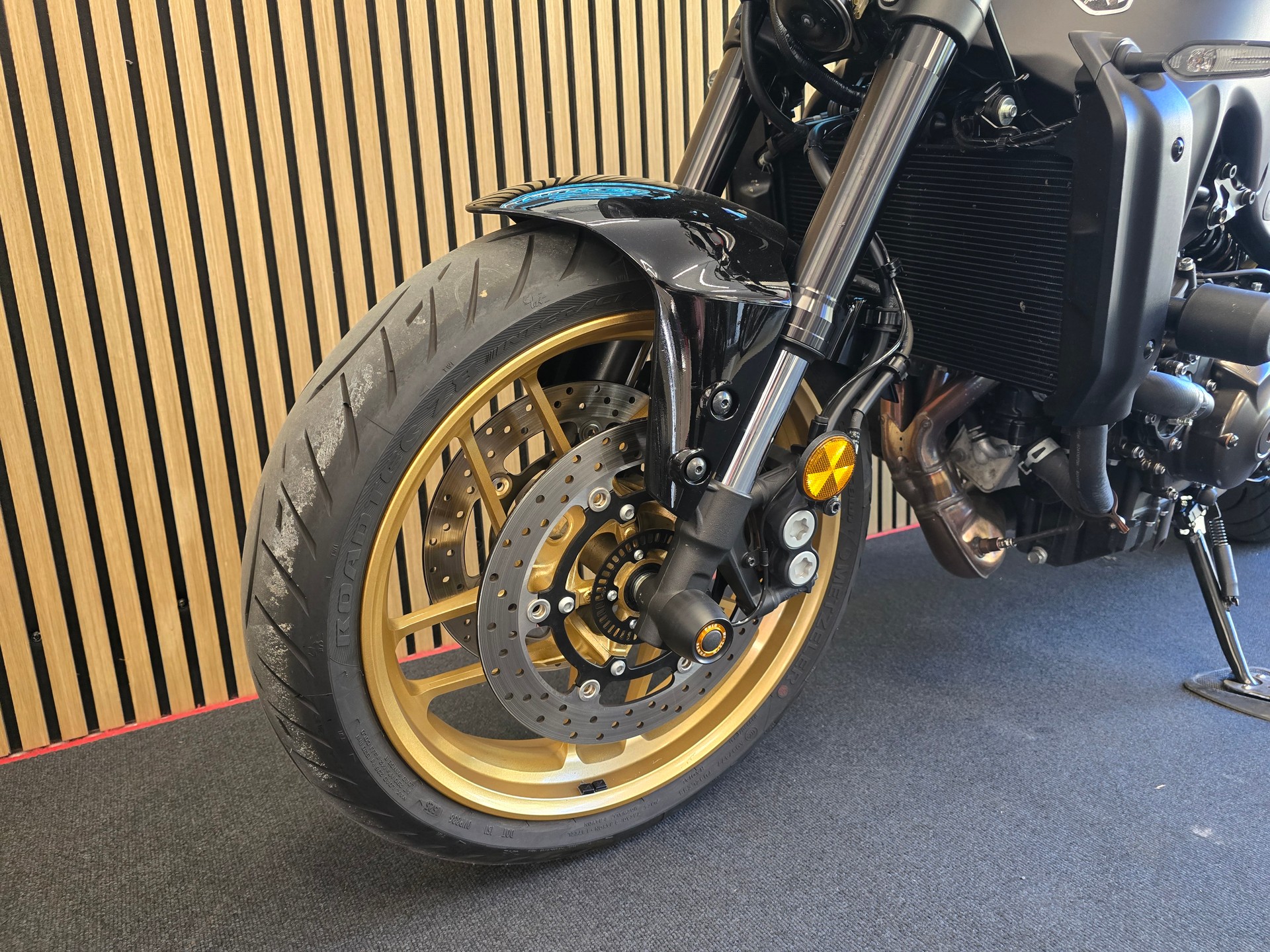 YAMAHA XSR 900-image-5