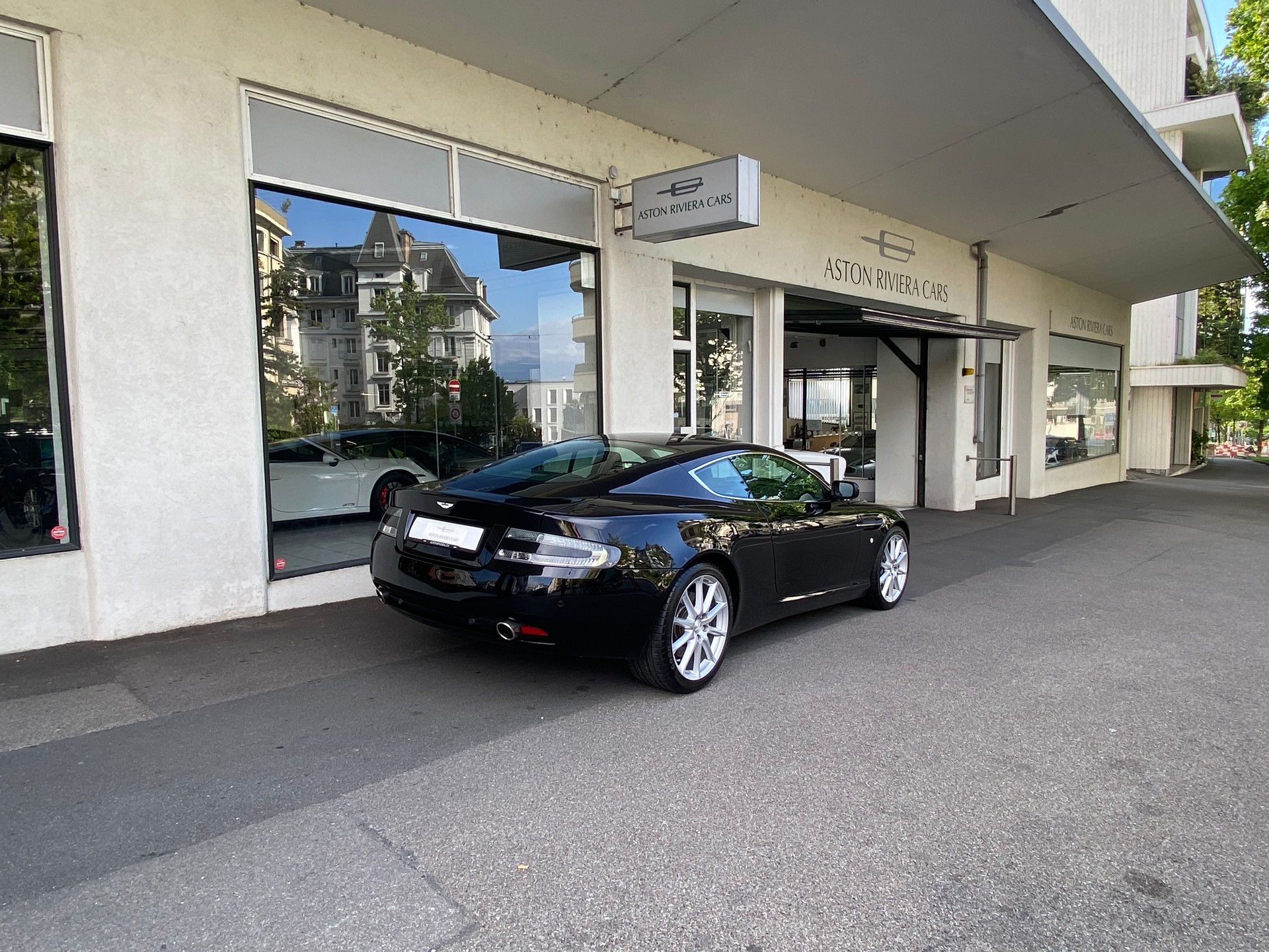 ASTON MARTIN DB9 Touchtronic 2-image-4