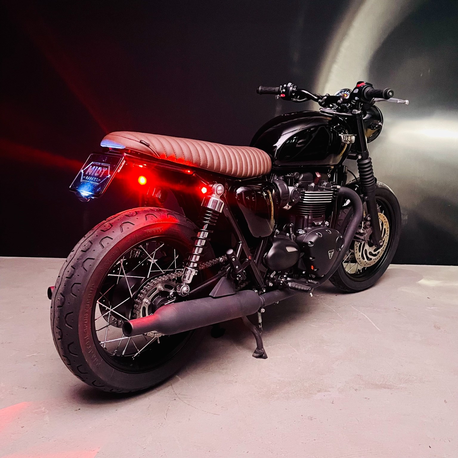 TRIUMPH Bonneville T120 Black-image-4