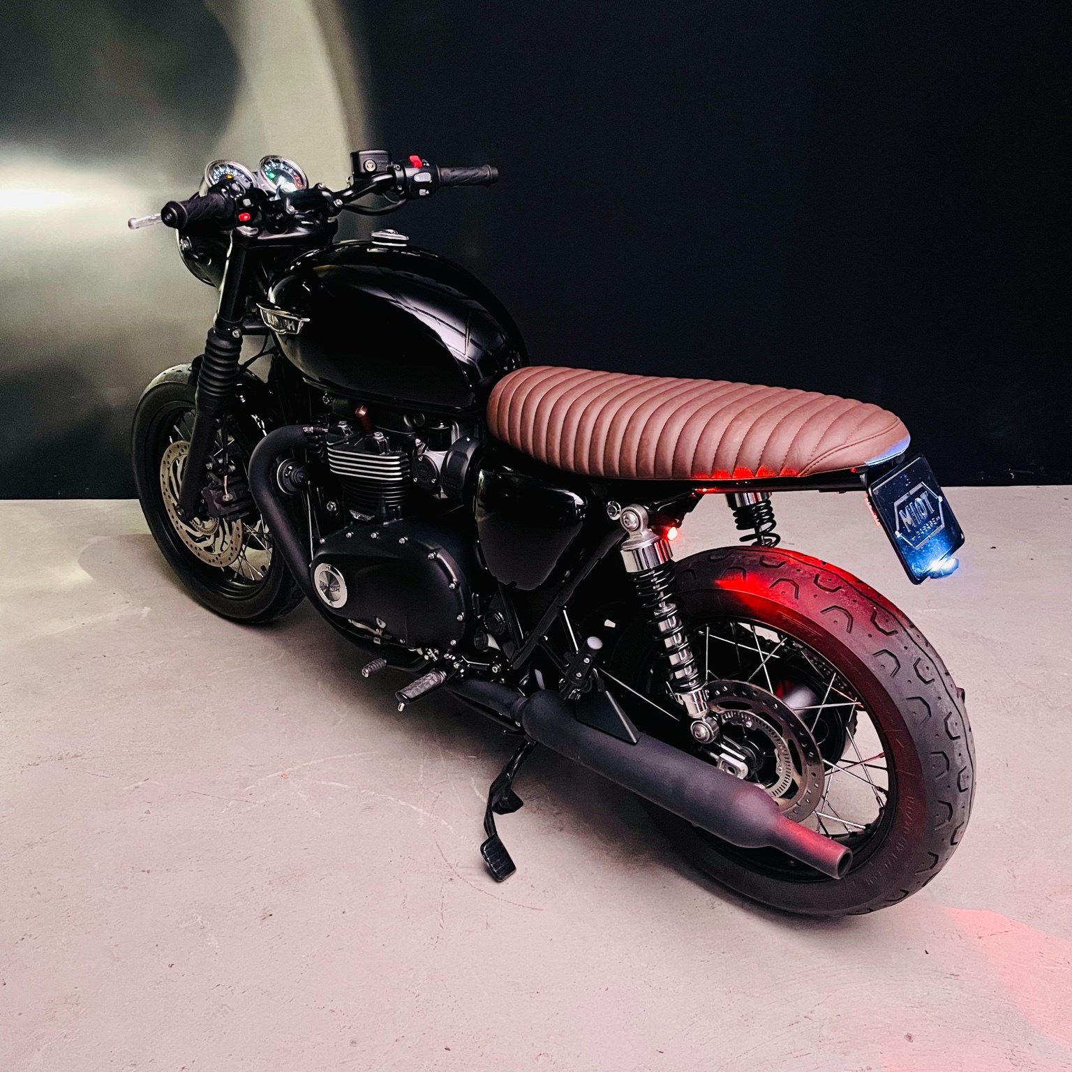 TRIUMPH Bonneville T120 Black-image-5