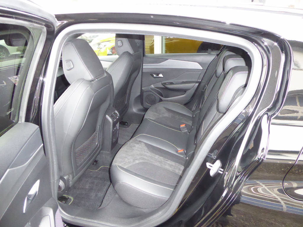 PEUGEOT 308 1.6 PHEV 180 GT-image-8
