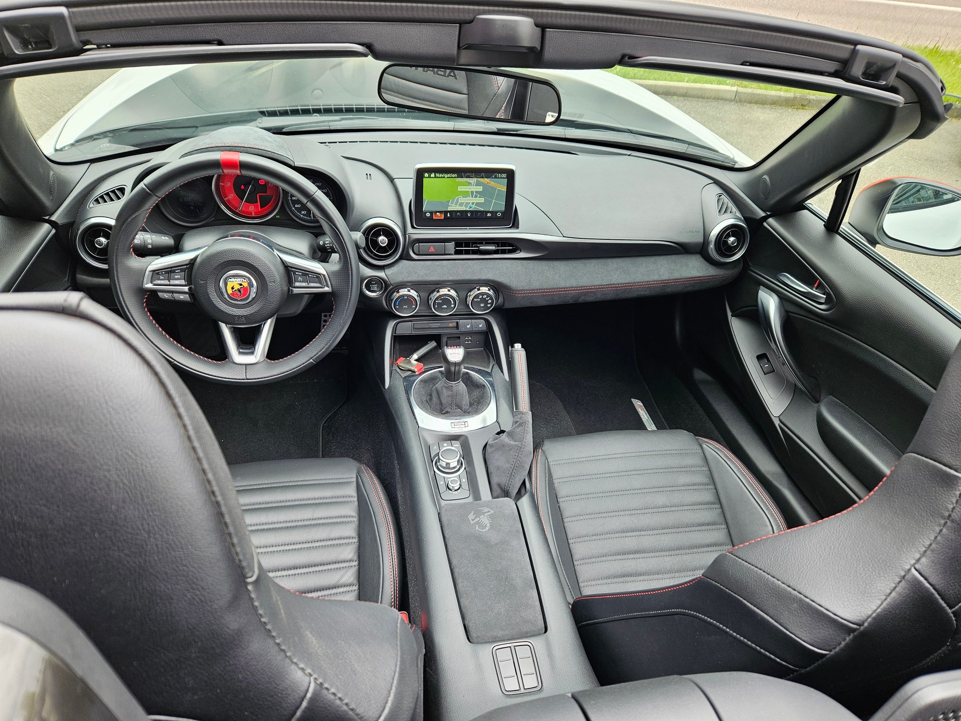 FIAT 124 Spider 1.4 TB Abarth Rally-image-7