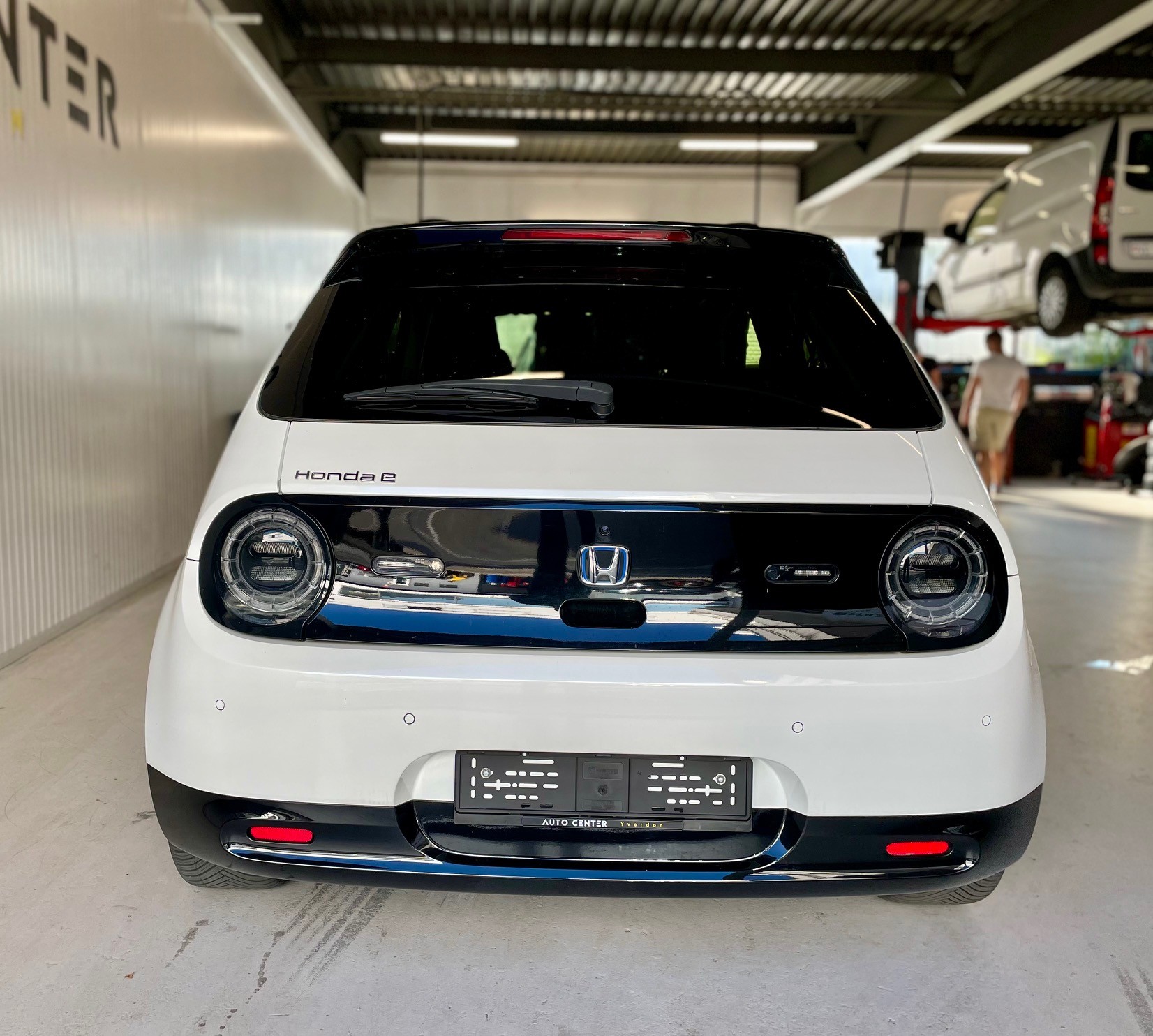 HONDA e Advance-showroom-element-3