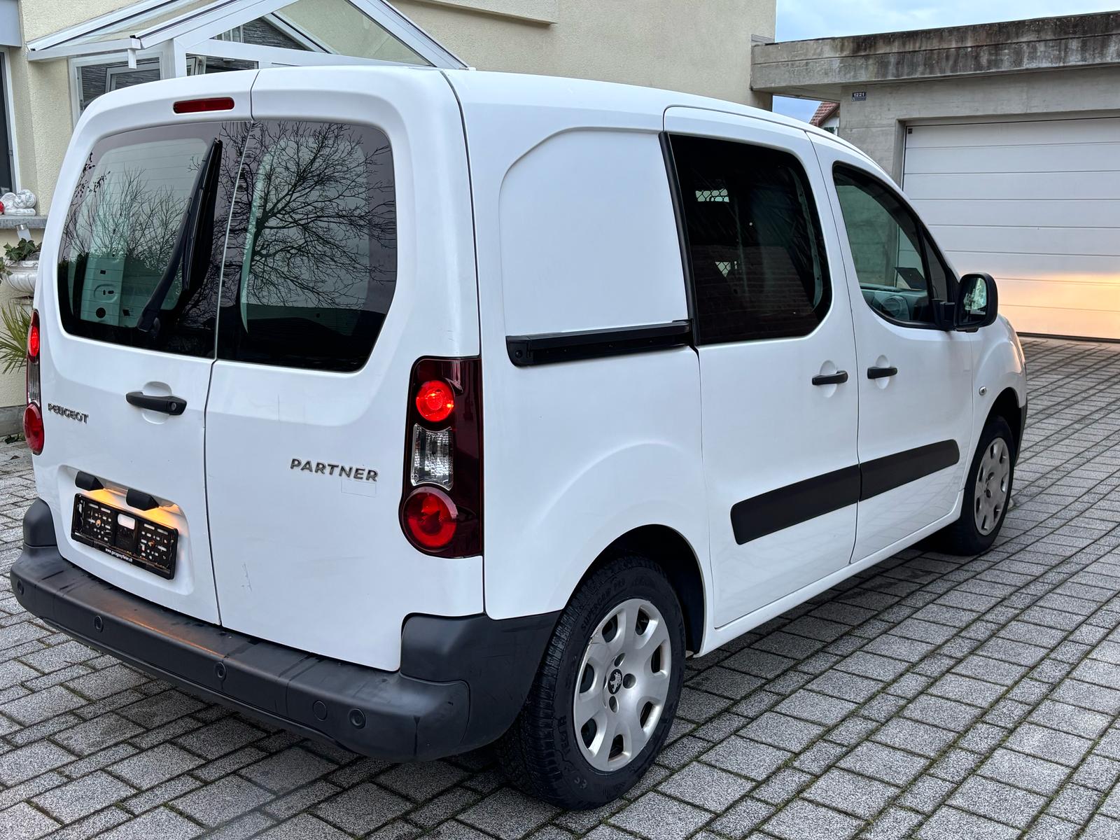 PEUGEOT Partner 1.6 BlueHDi Active-image-3