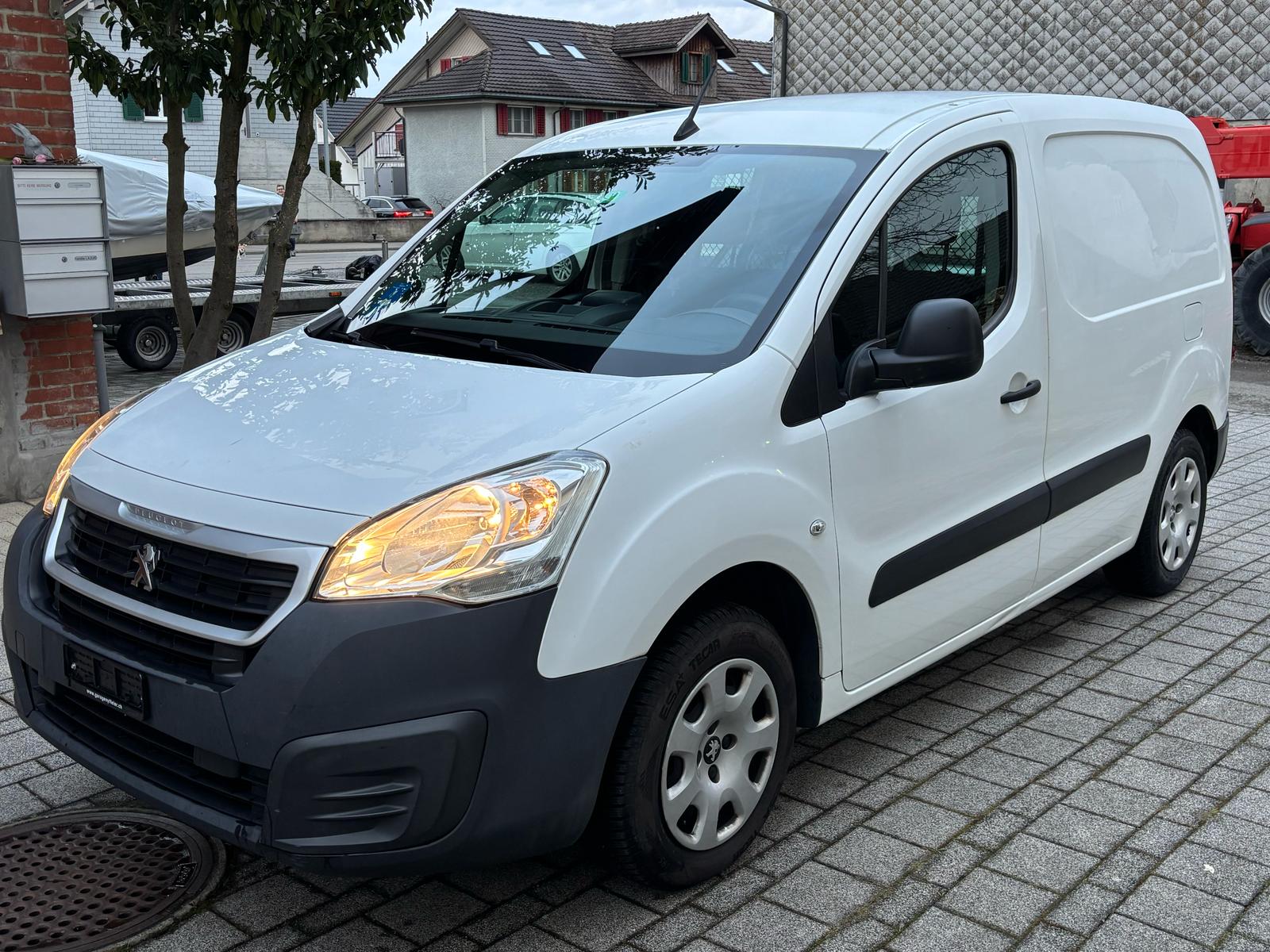 PEUGEOT Partner 1.6 BlueHDi Active