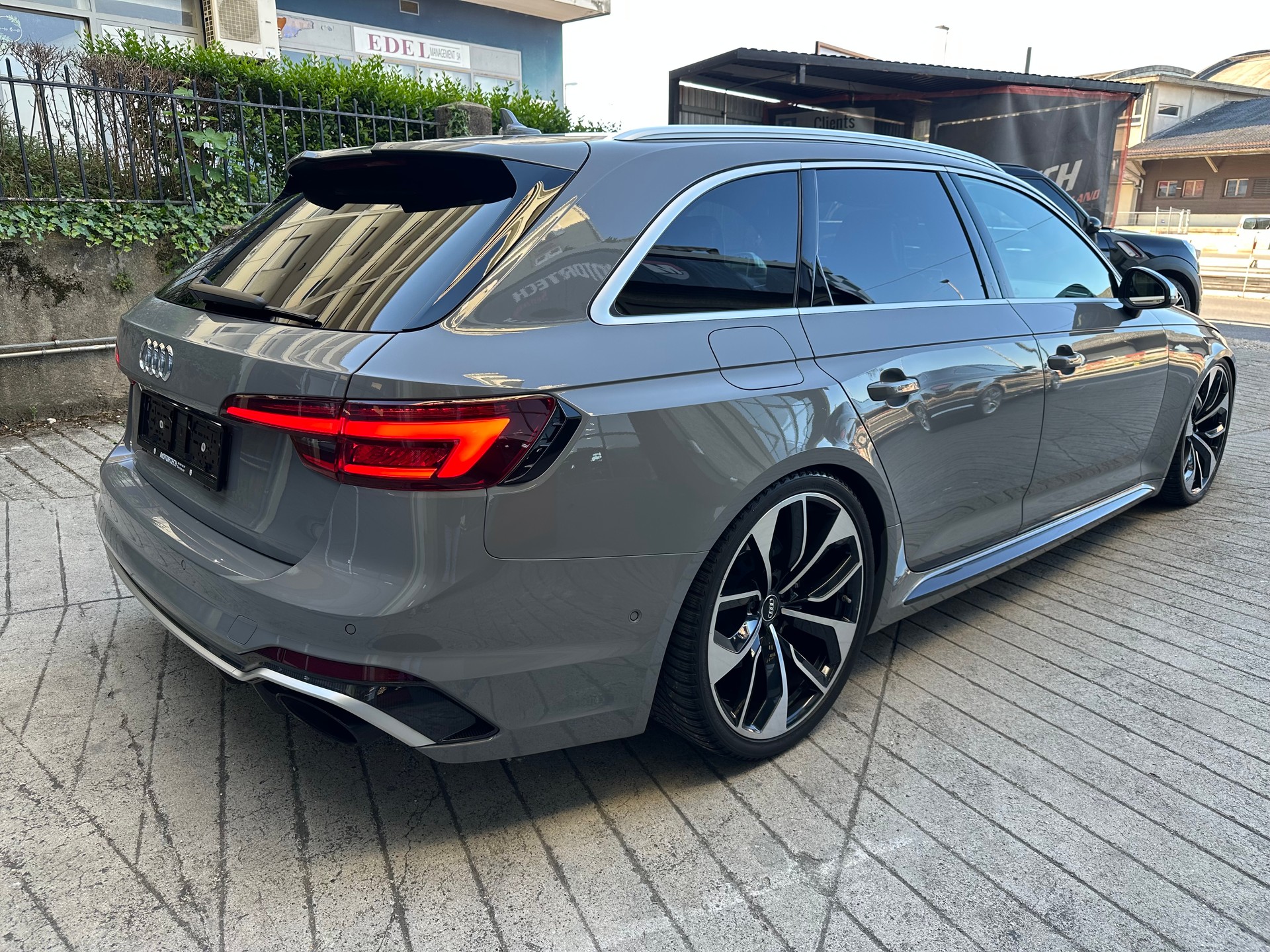 AUDI RS4 Avant 2.9 TFSI quattro tiptronic-image-3