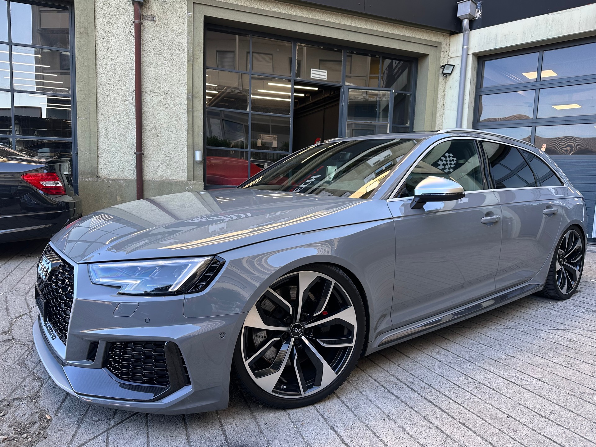 AUDI RS4 Avant 2.9 TFSI quattro tiptronic-image-1