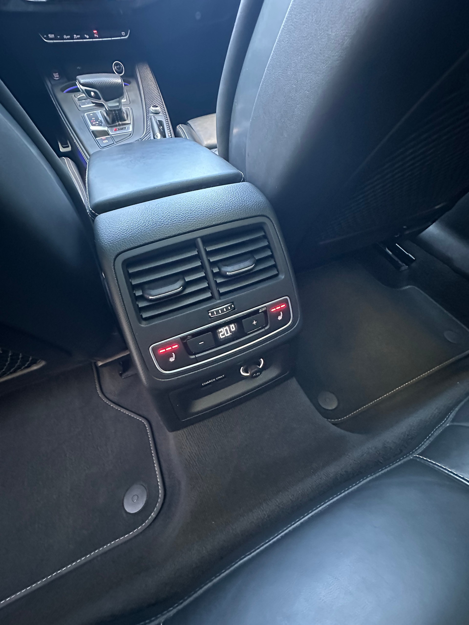 AUDI RS4 Avant 2.9 TFSI quattro tiptronic-image-10