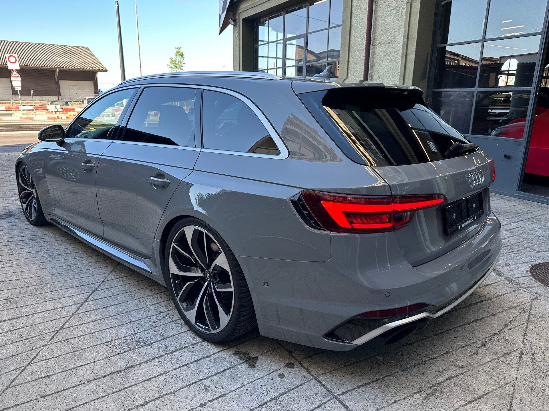 AUDI RS4 Avant 2.9 TFSI quattro tiptronic-image-2