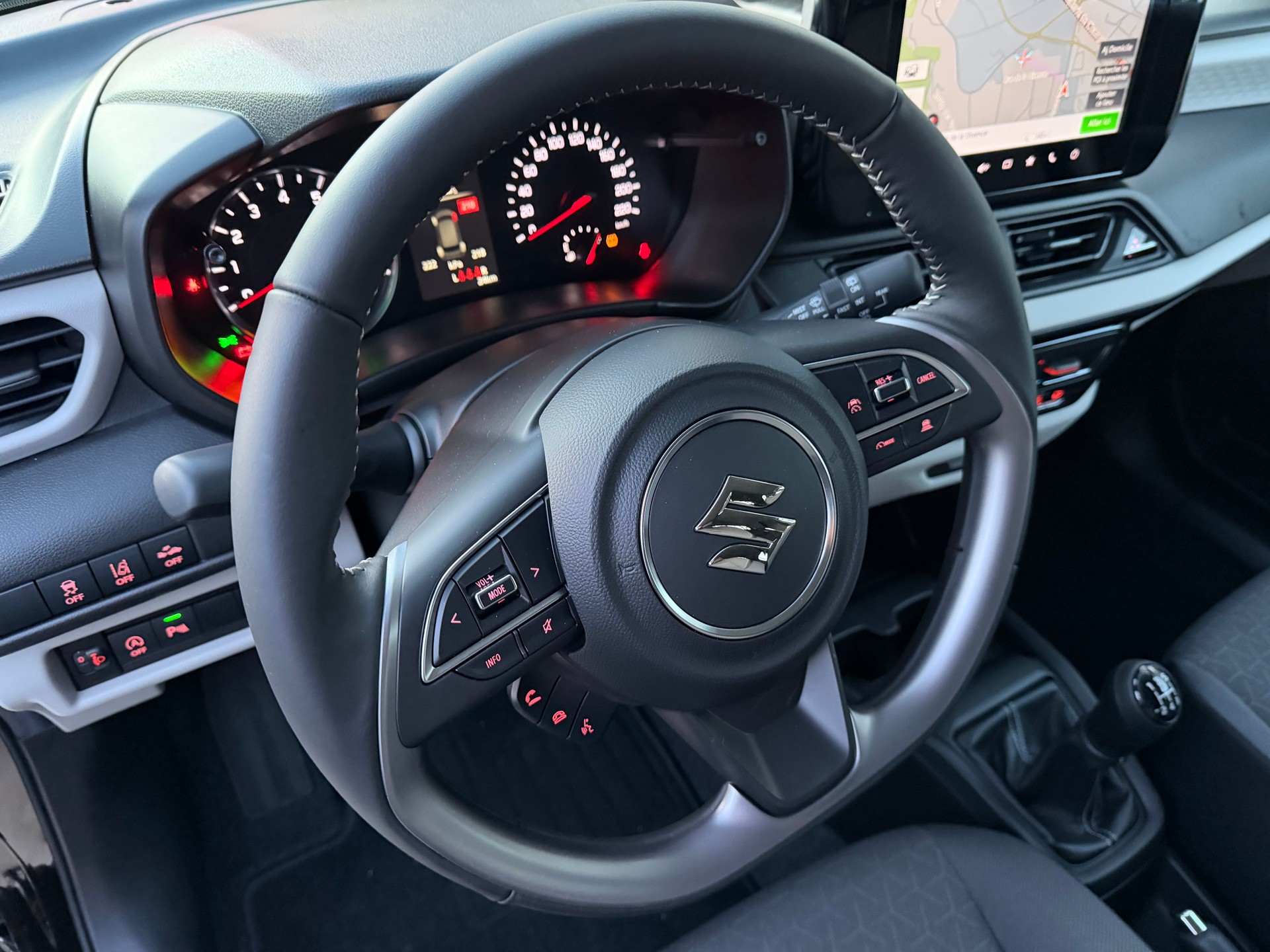 SUZUKI Compact .+ Hybrid4X4 MODEL 2025-image-14